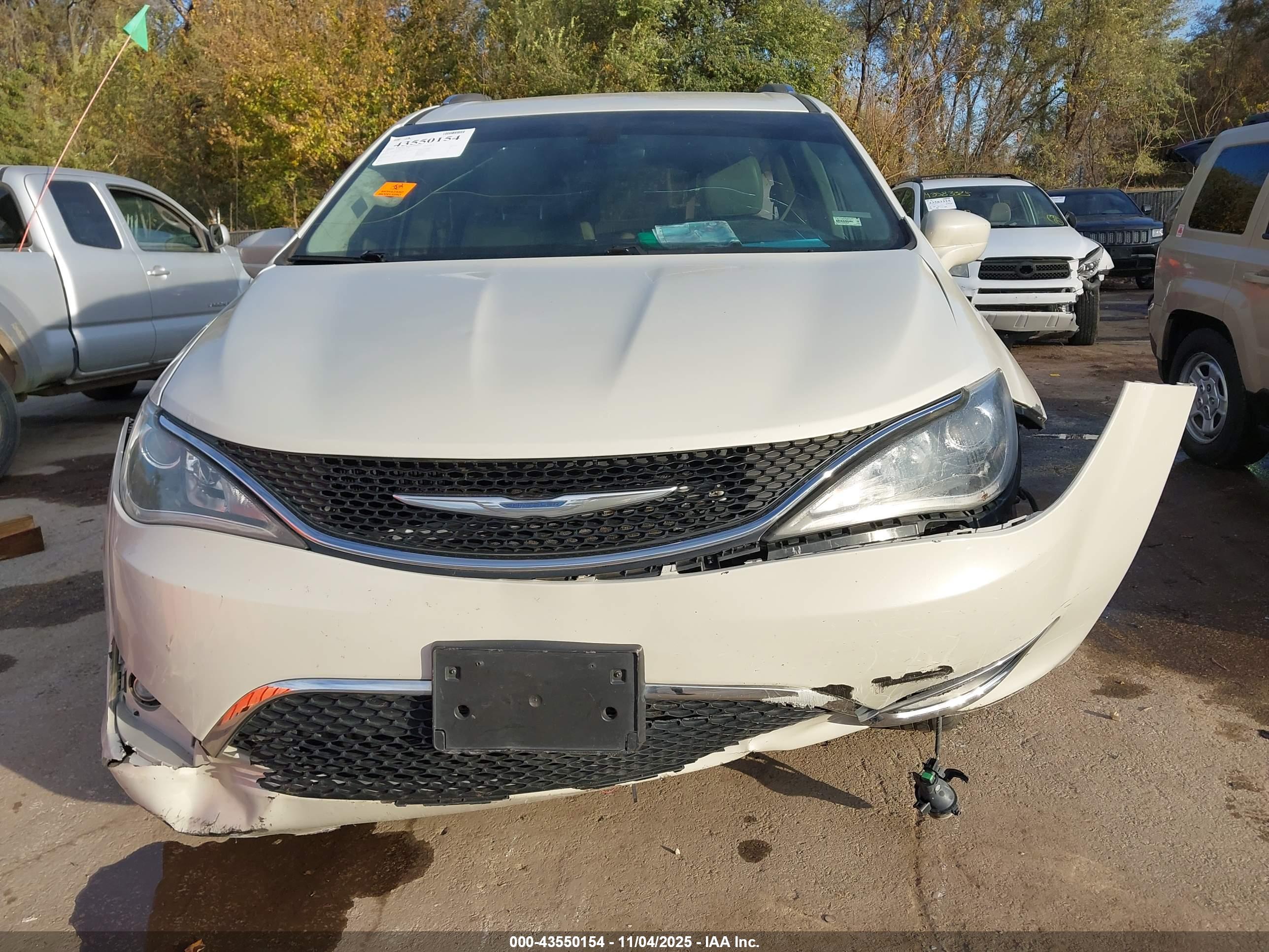 CHRYSLER PACIFICA image 6