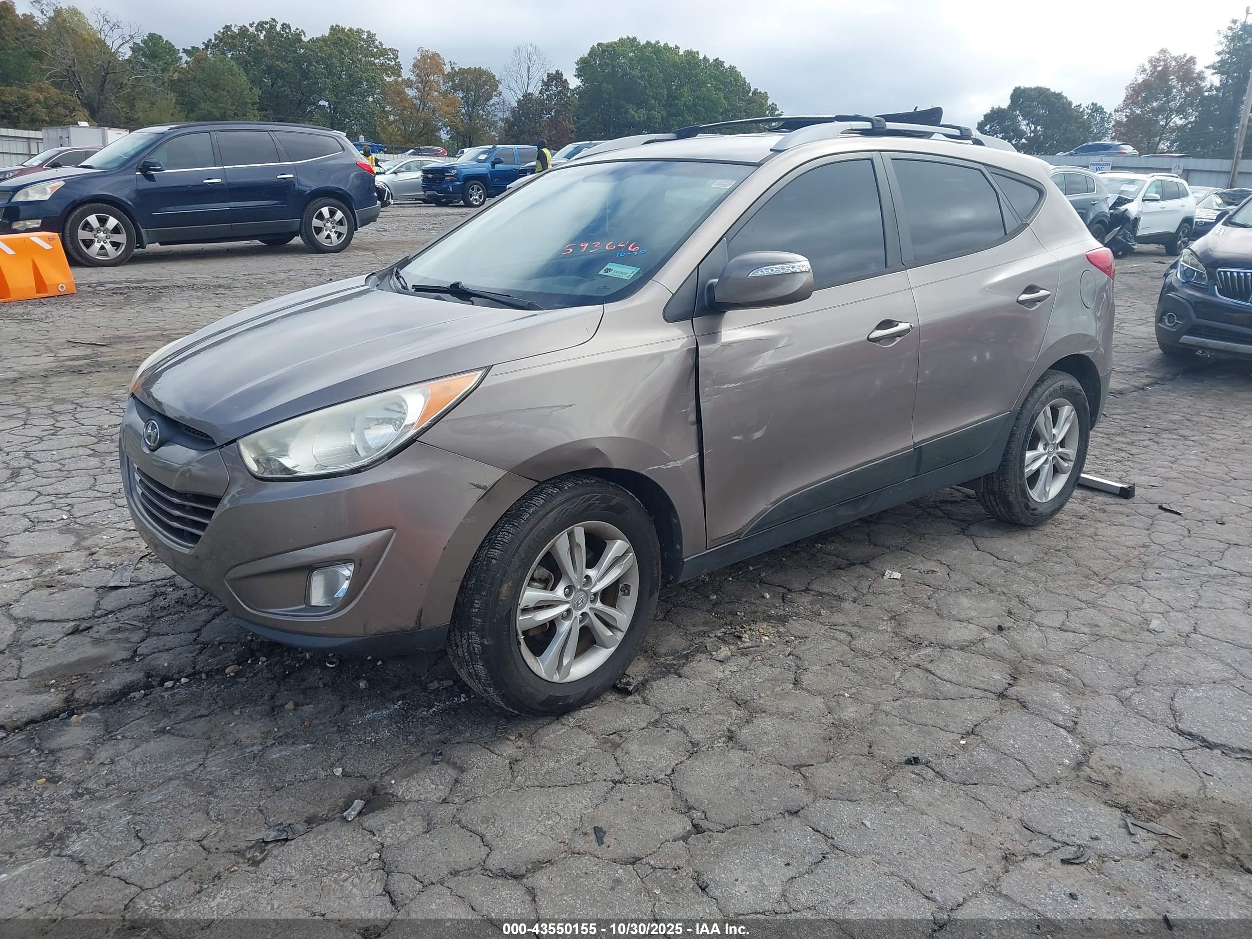 HYUNDAI TUCSON image 2