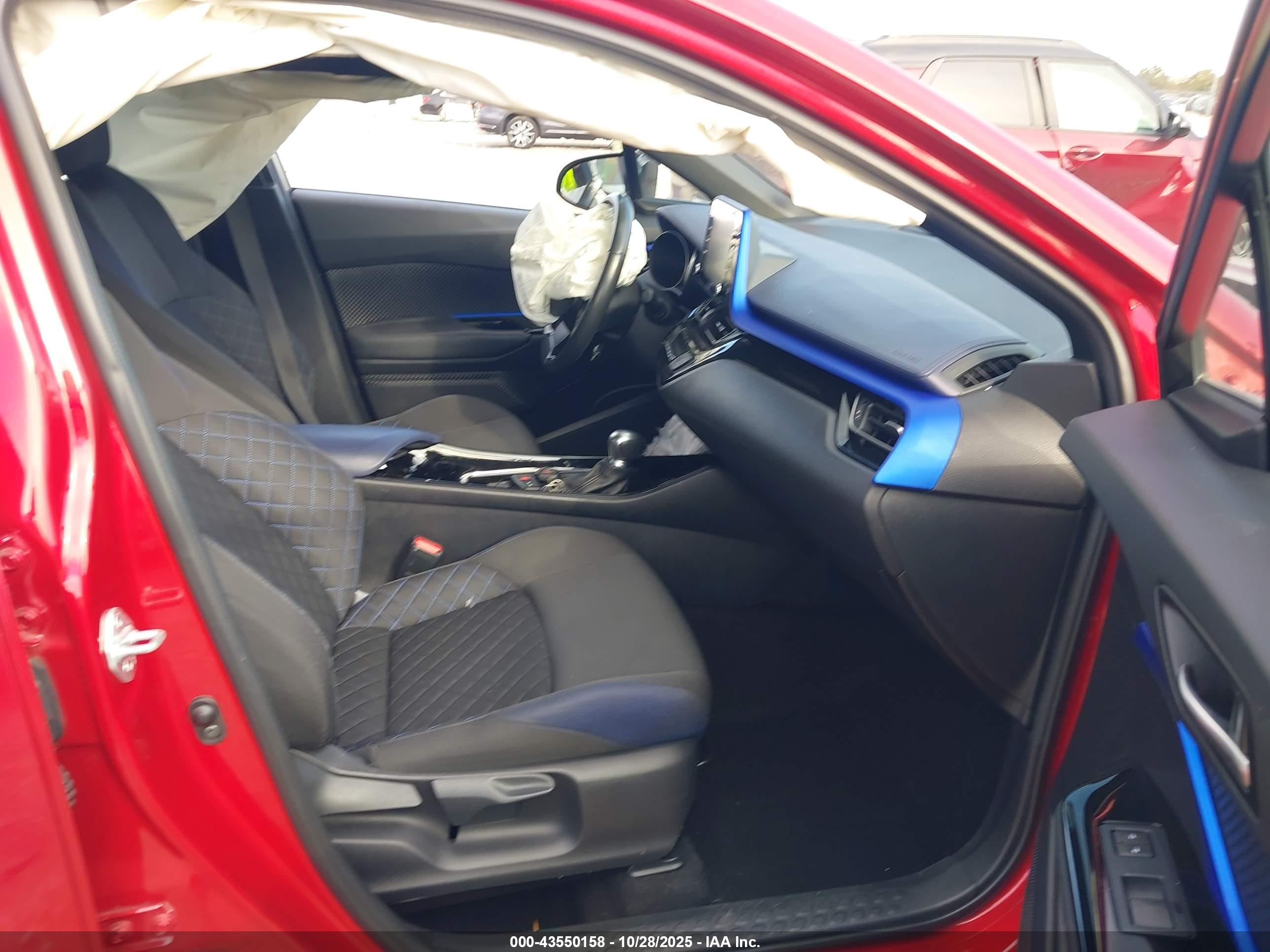 TOYOTA C-HR image 5