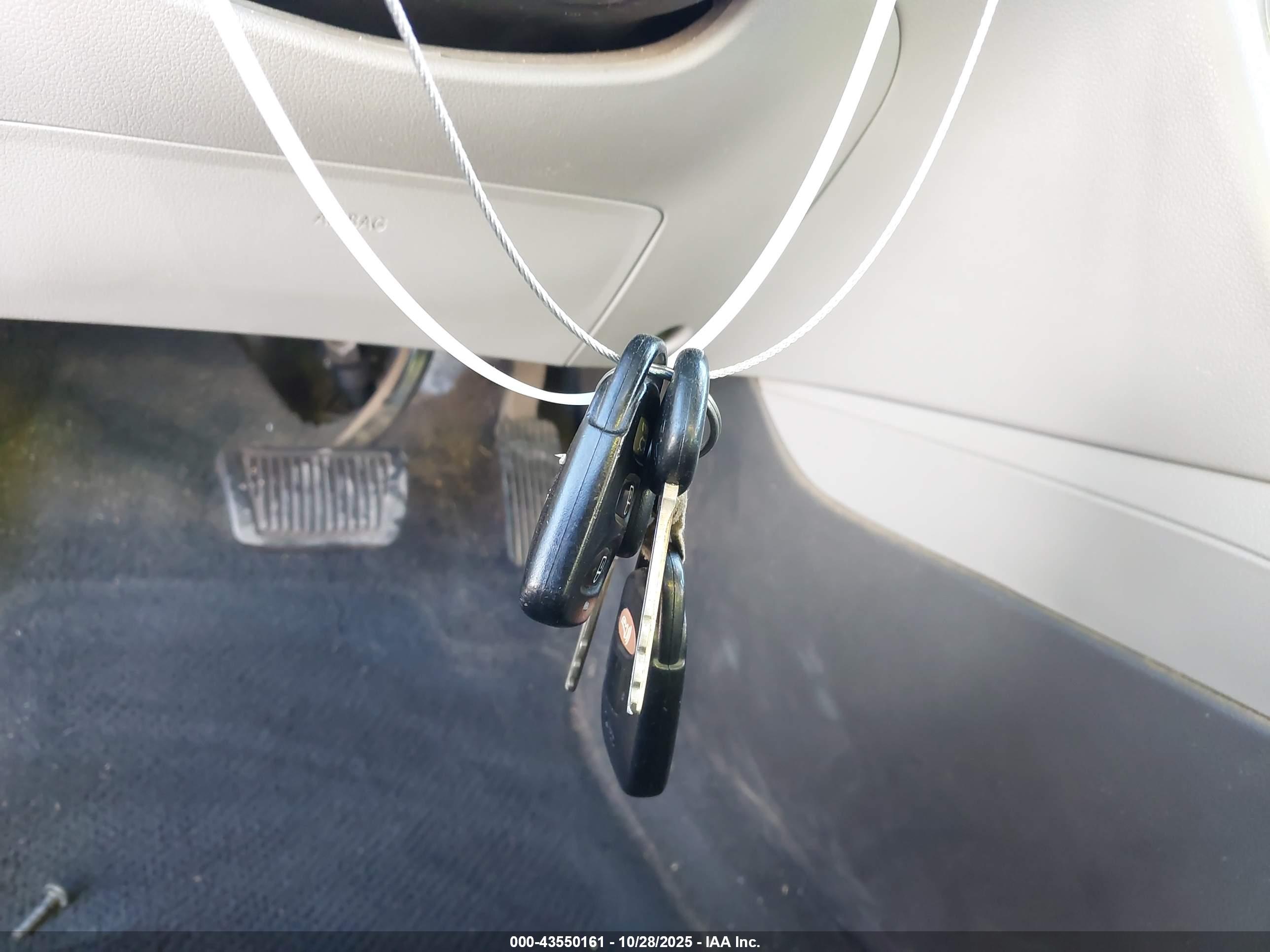 HYUNDAI ELANTRA image 11