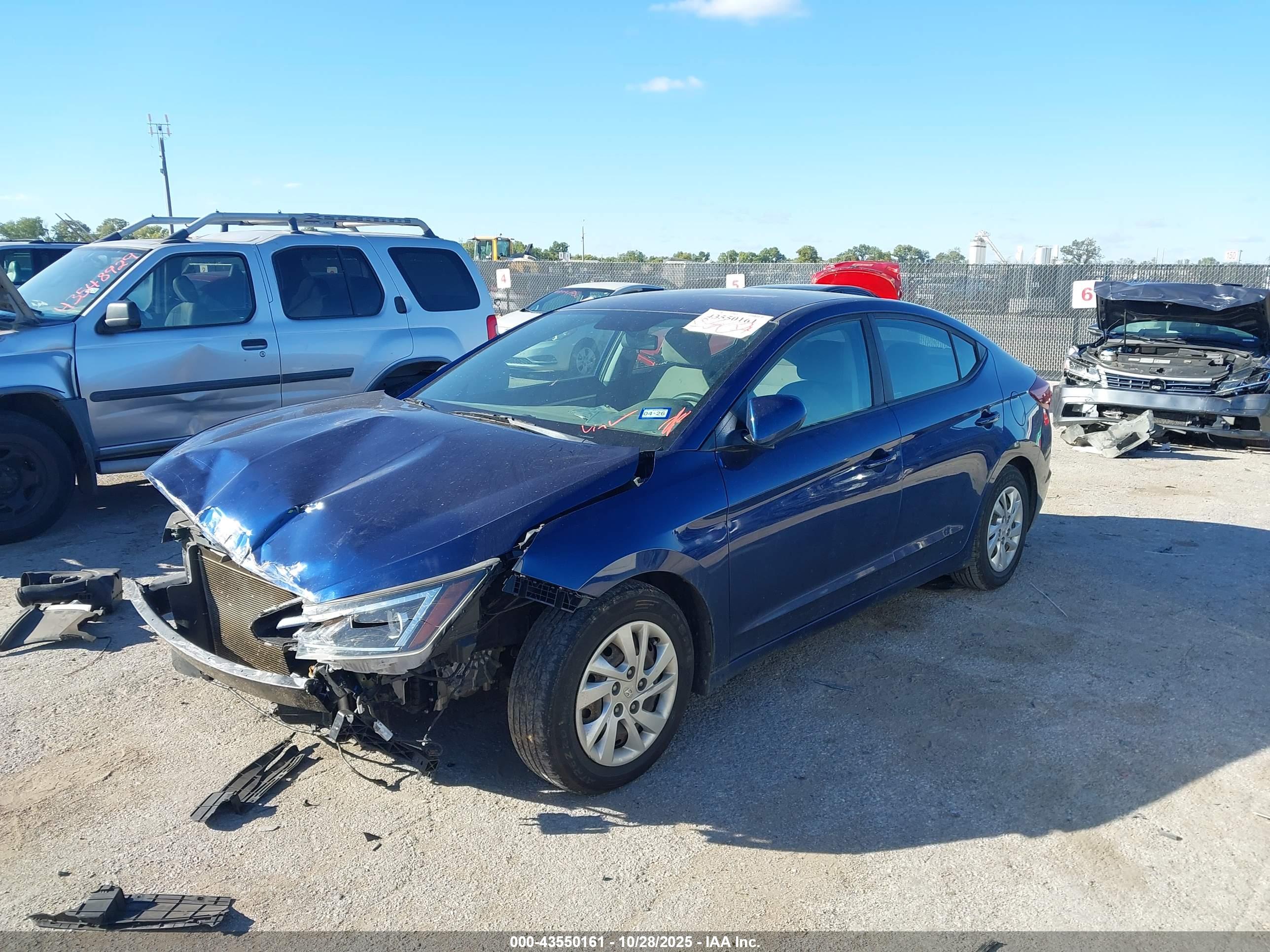 HYUNDAI ELANTRA image 2