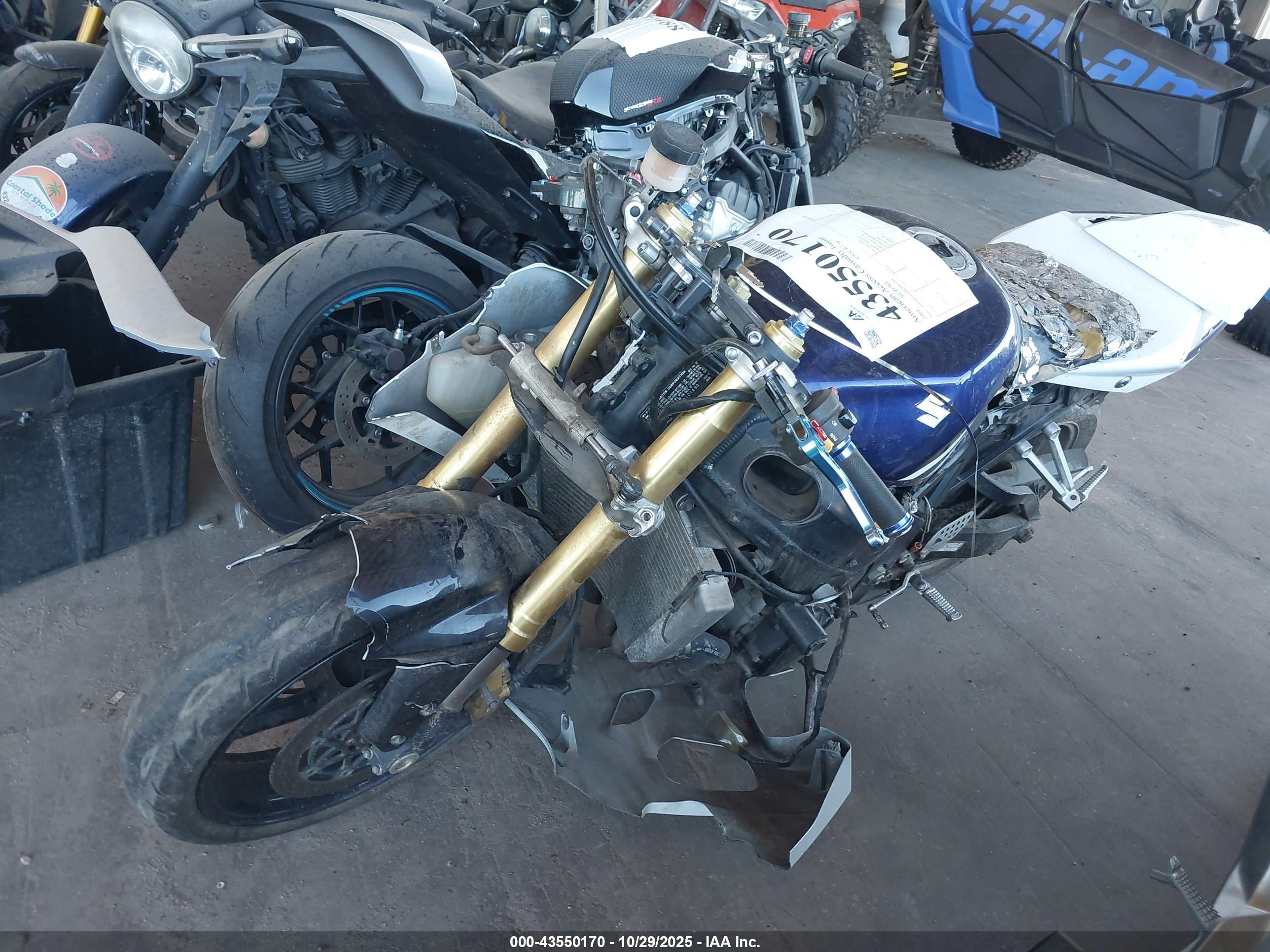 SUZUKI GSX-R750 image 2