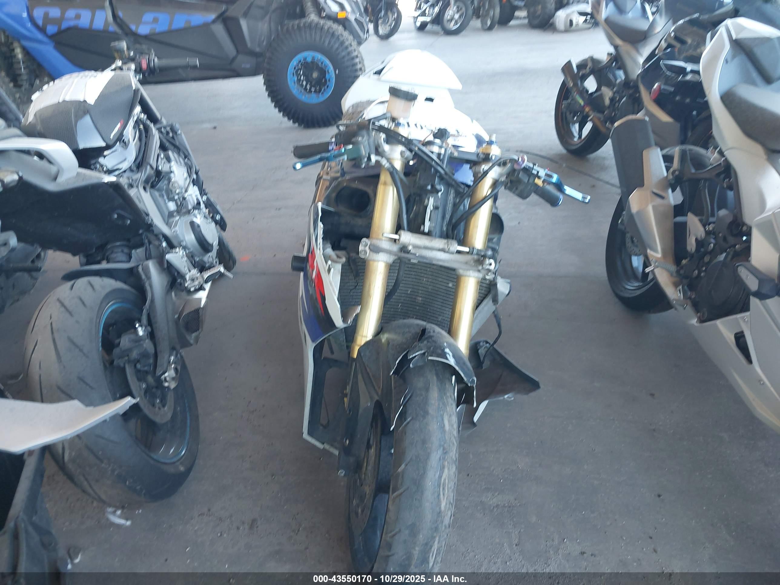 SUZUKI GSX-R750 image 5