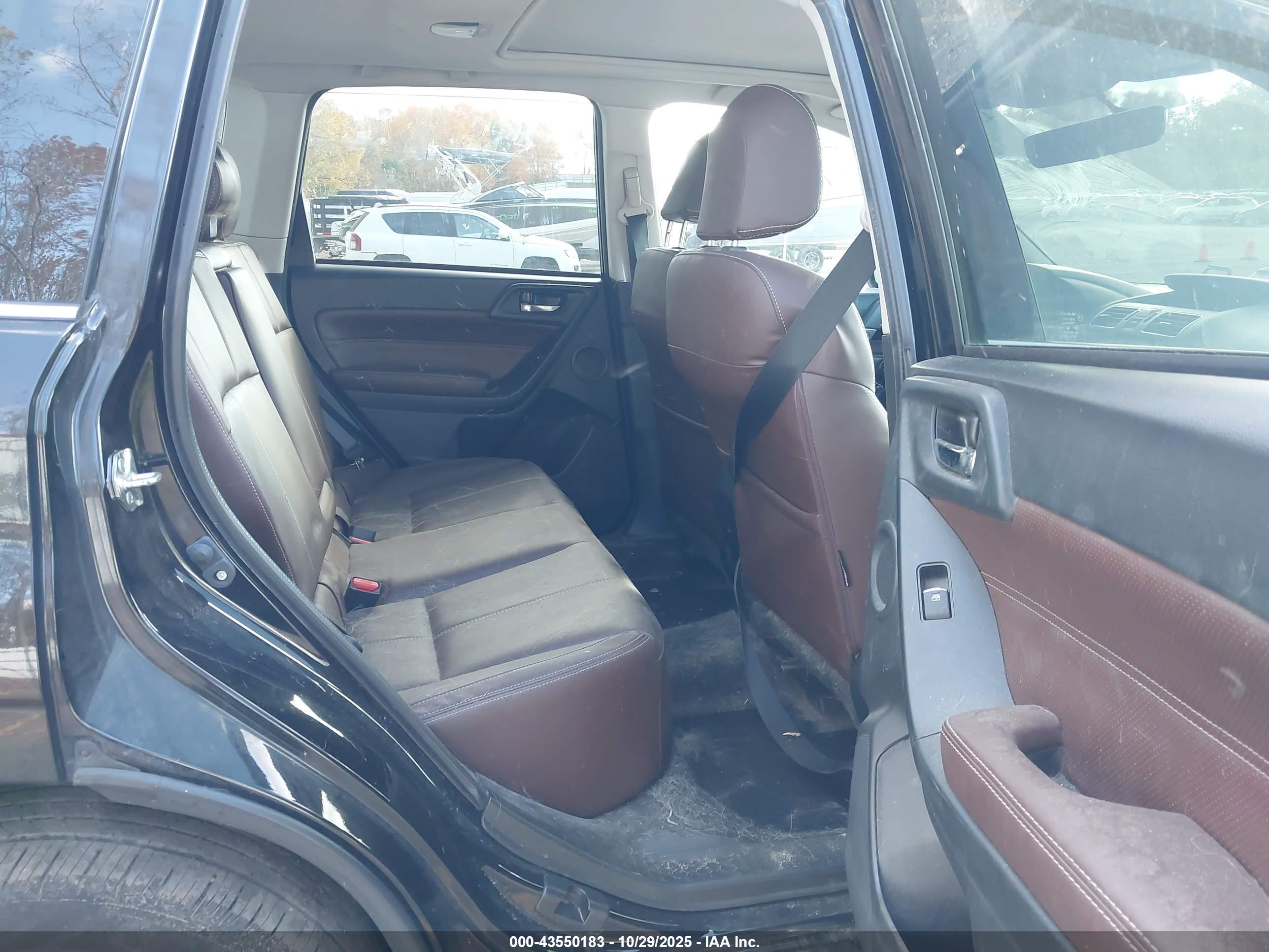 SUBARU FORESTER image 8