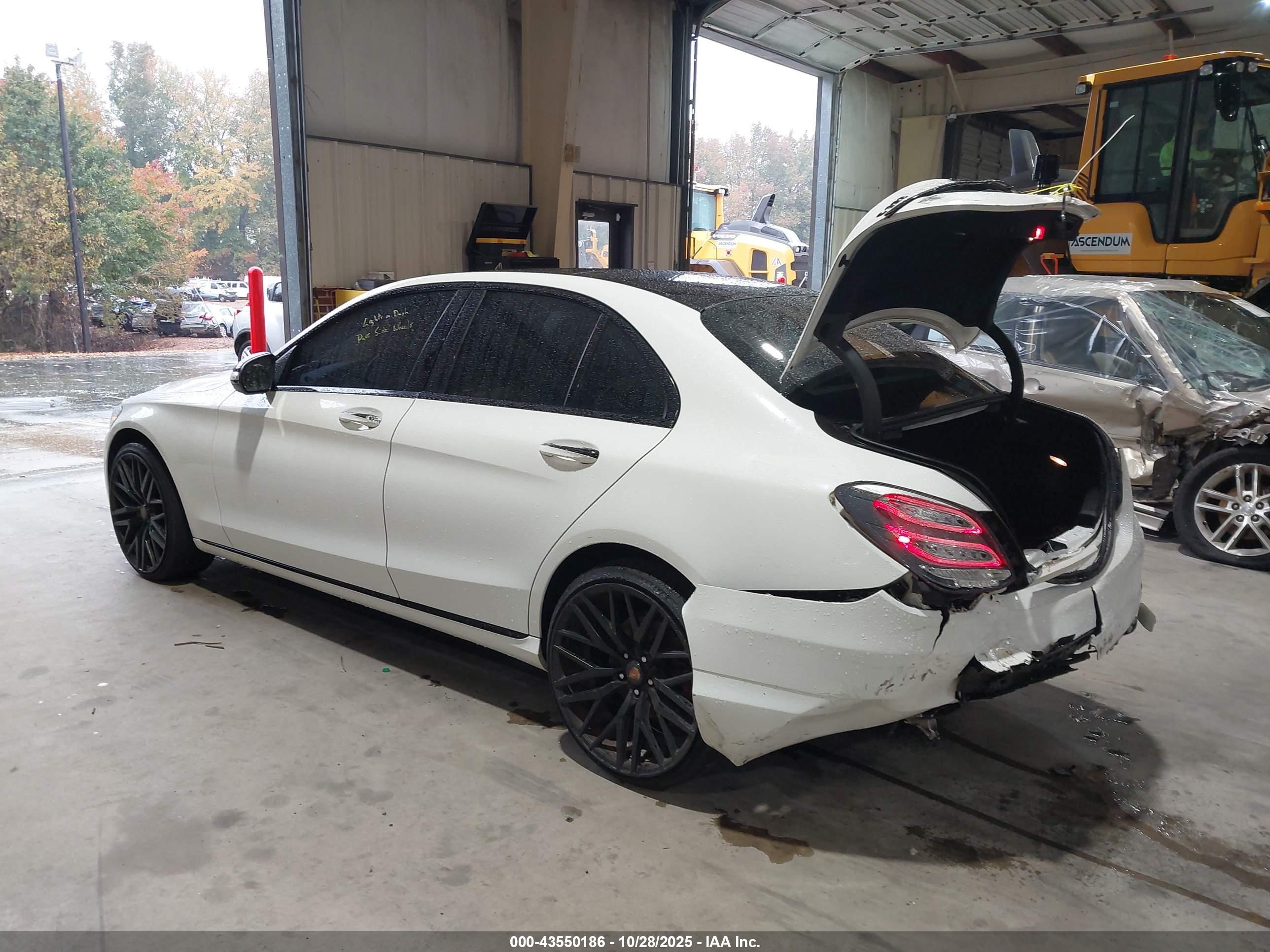 MERCEDES-BENZ C image 3