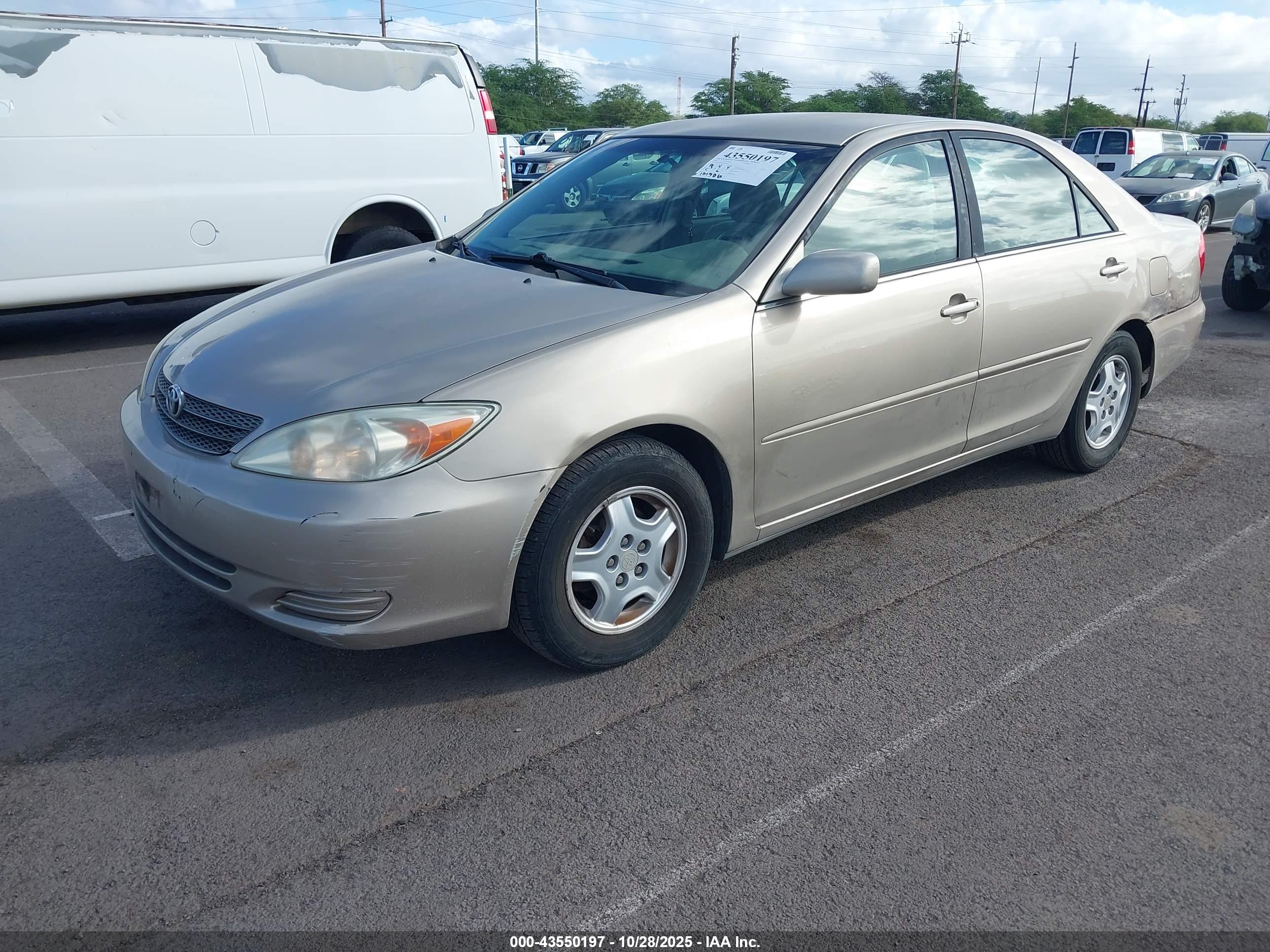 TOYOTA CAMRY image 2