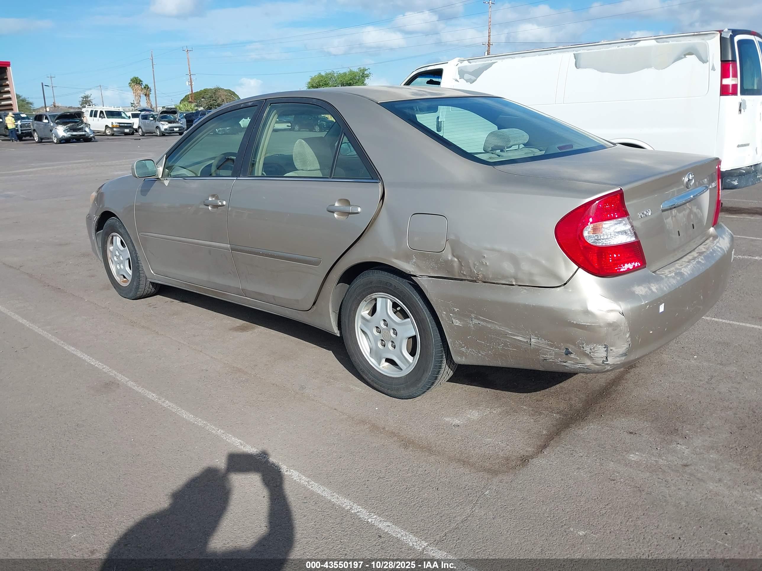 TOYOTA CAMRY image 3