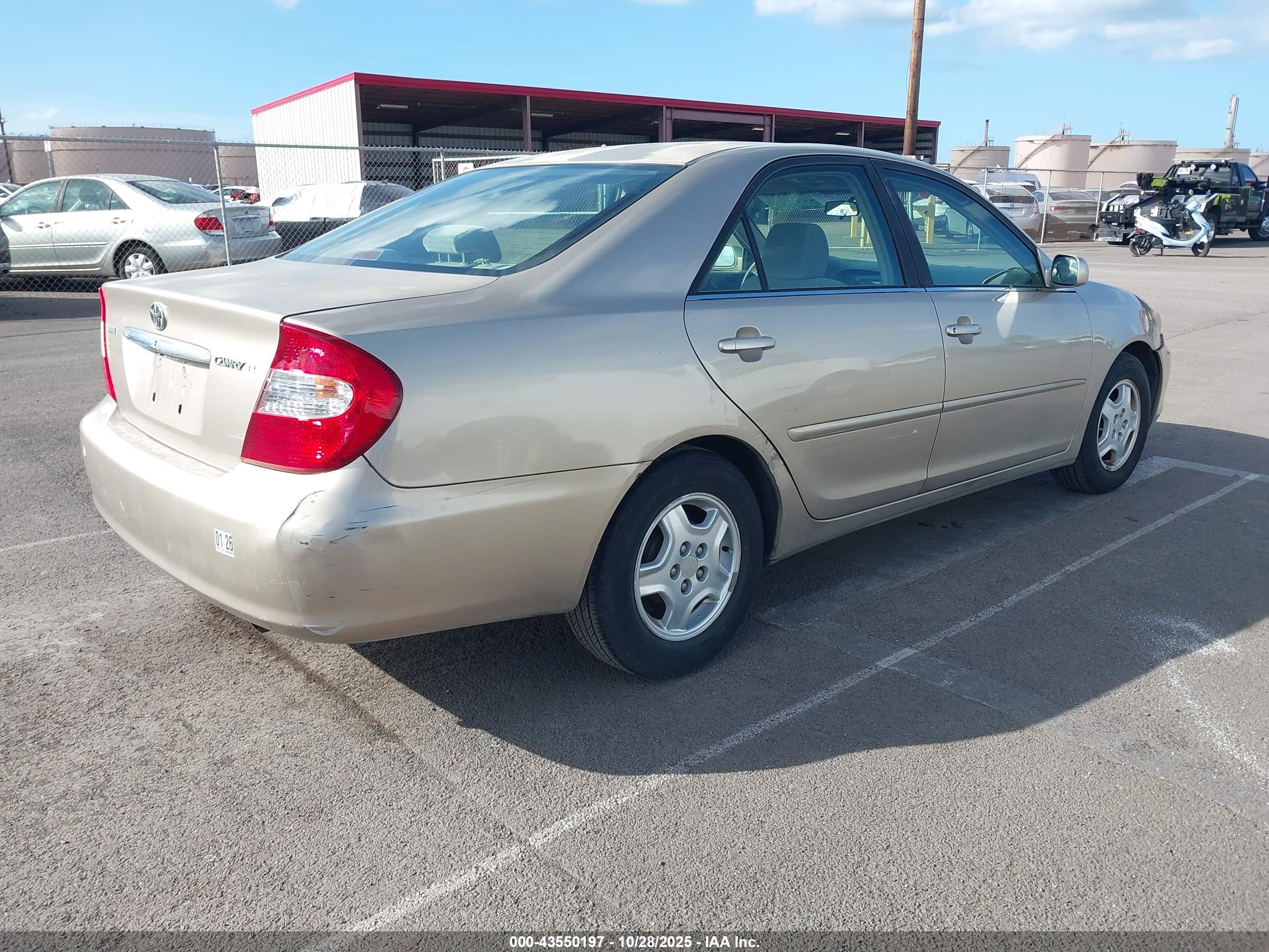 TOYOTA CAMRY image 4
