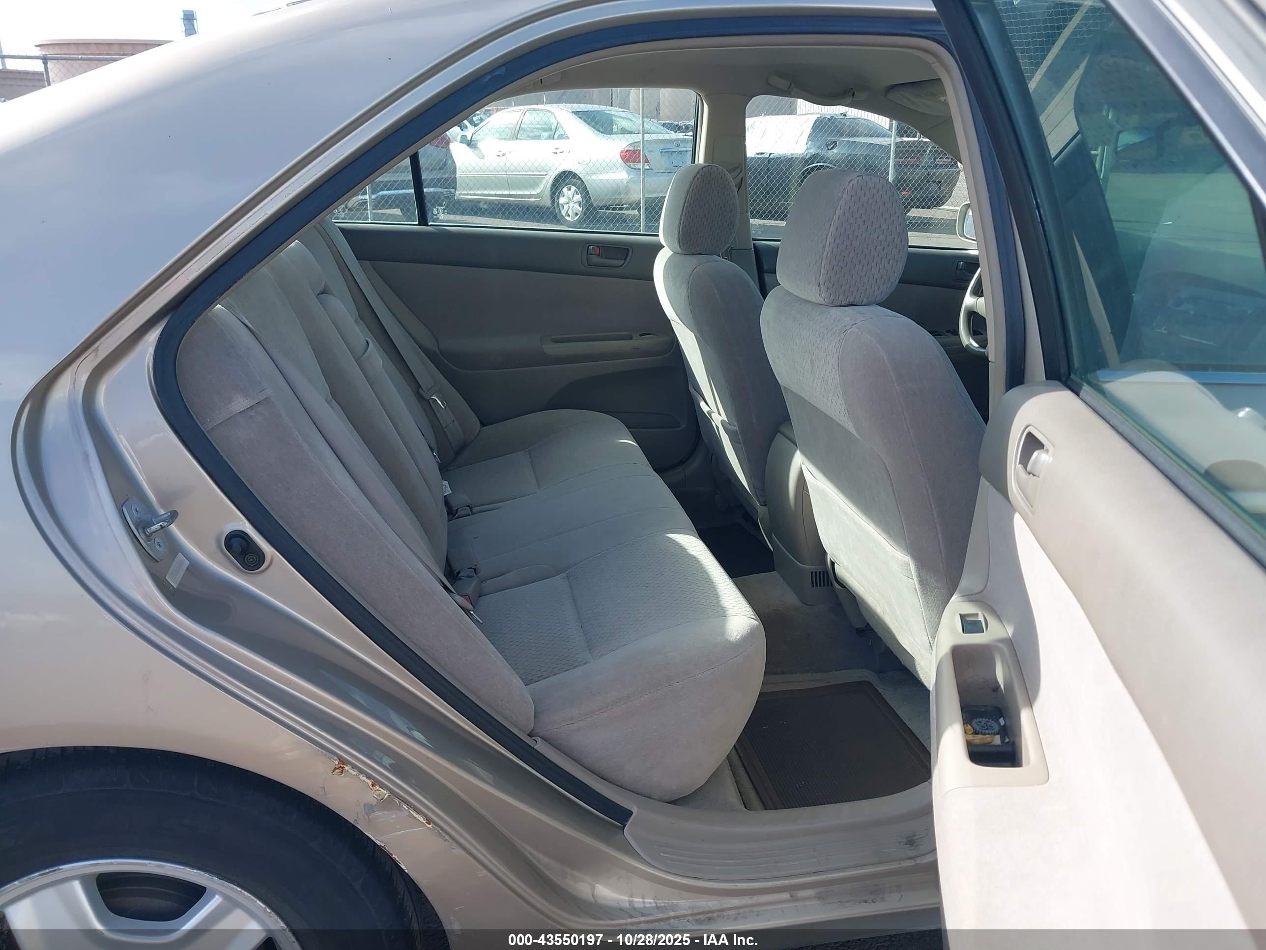 TOYOTA CAMRY image 8