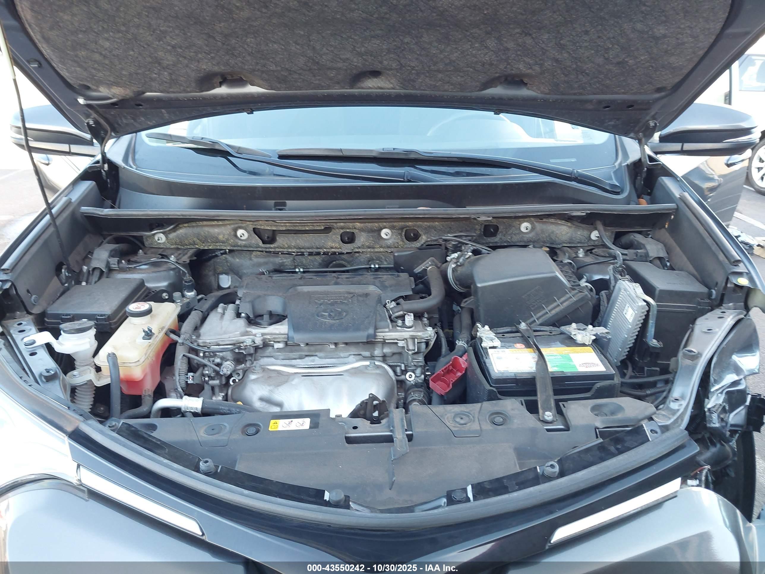 TOYOTA RAV4 image 10