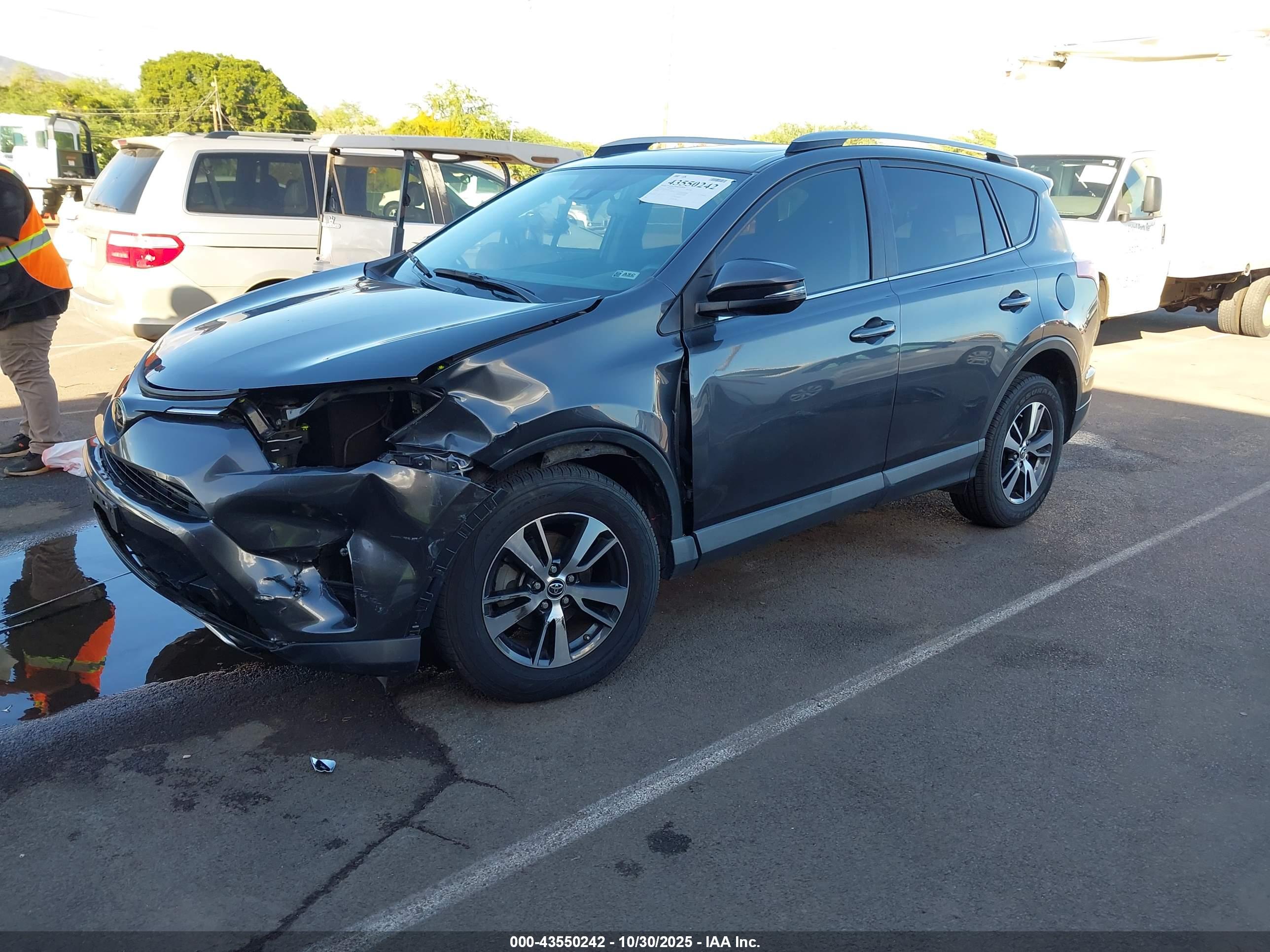 TOYOTA RAV4 image 2