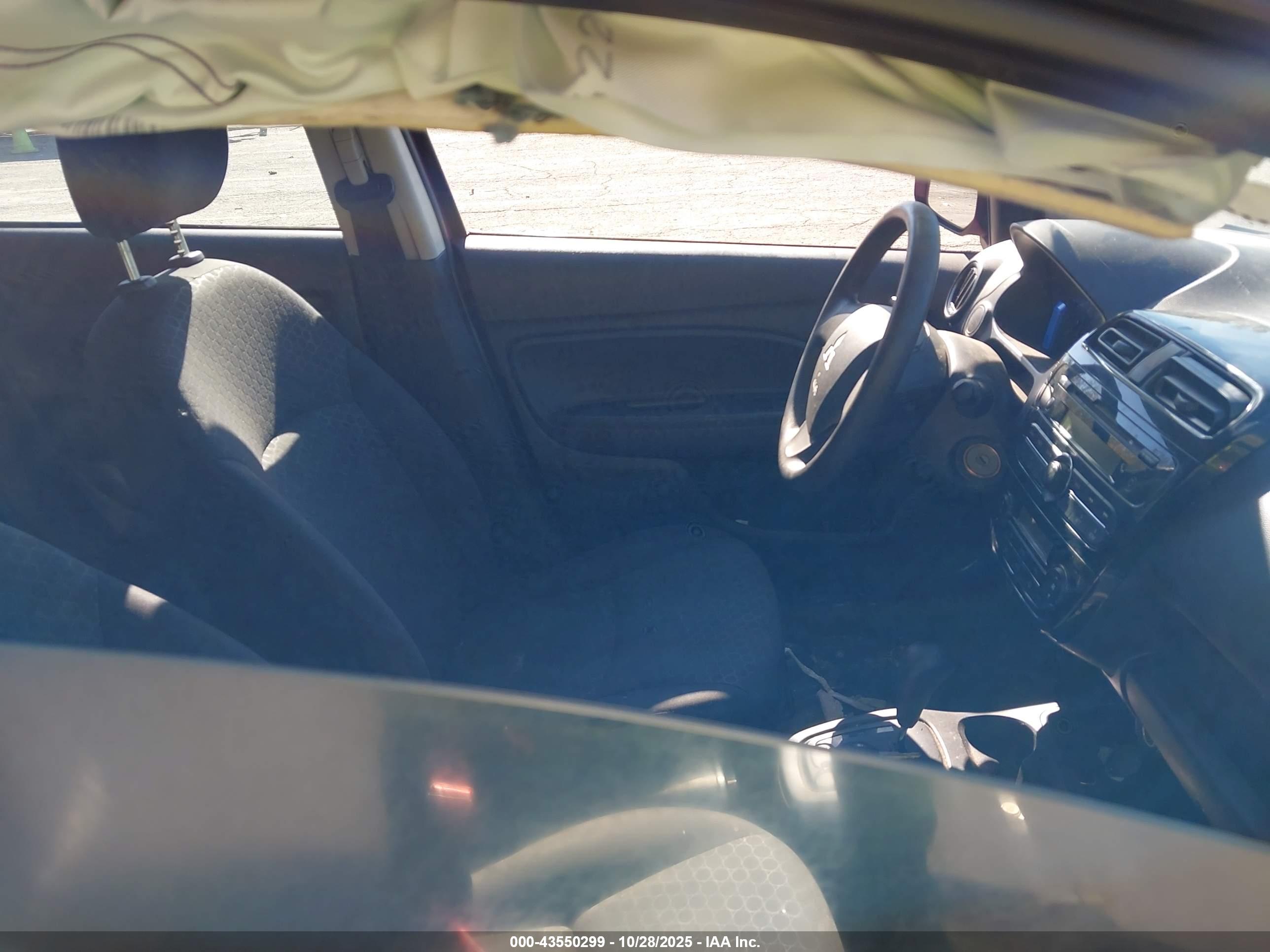 MITSUBISHI MIRAGE image 5