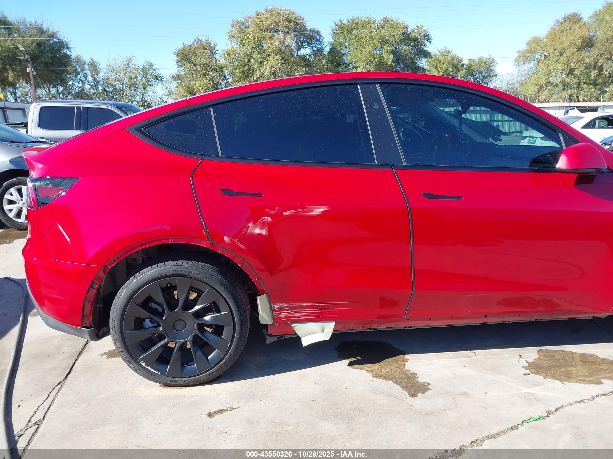 TESLA MODEL image 6