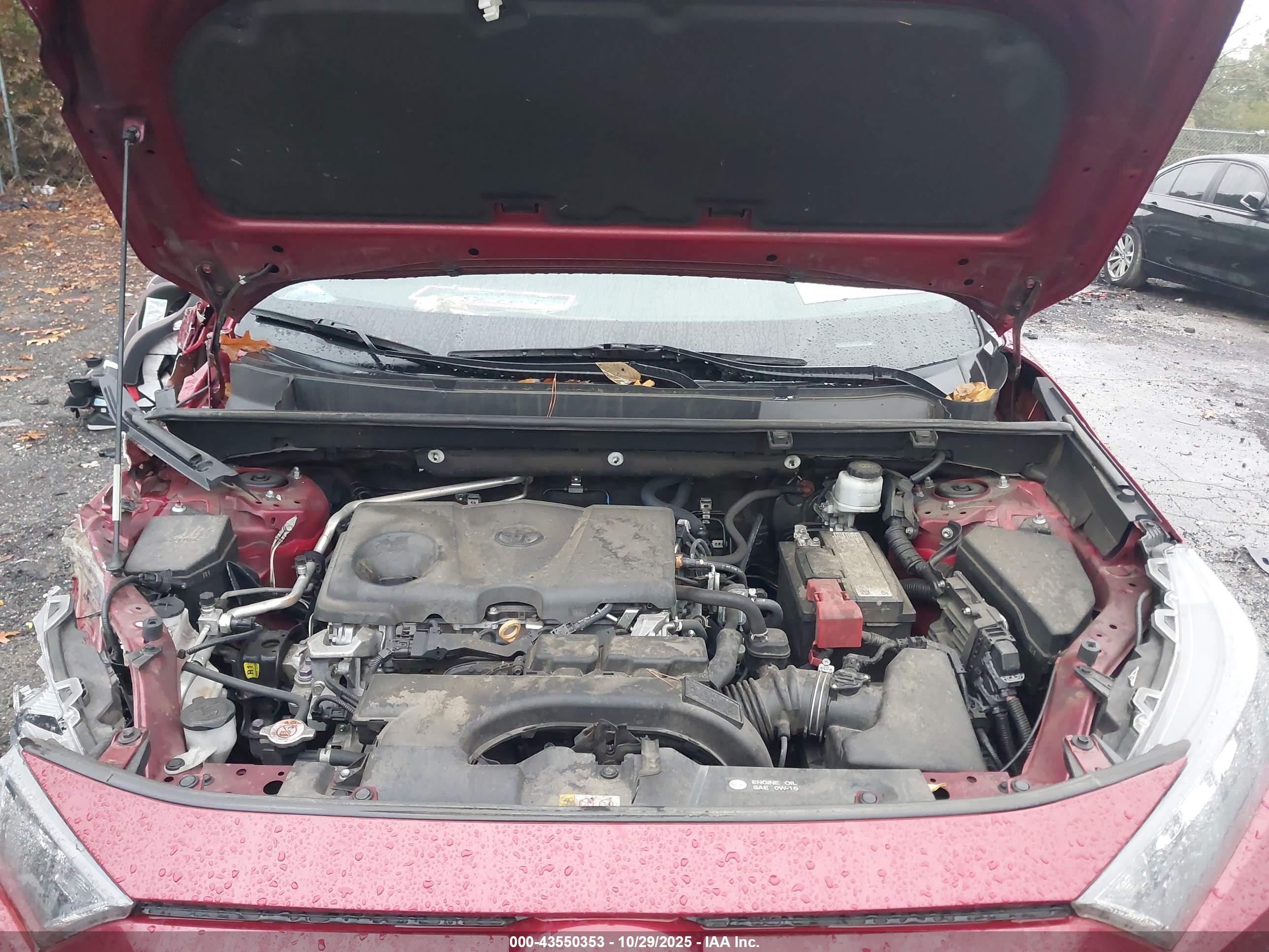 TOYOTA RAV4 image 10
