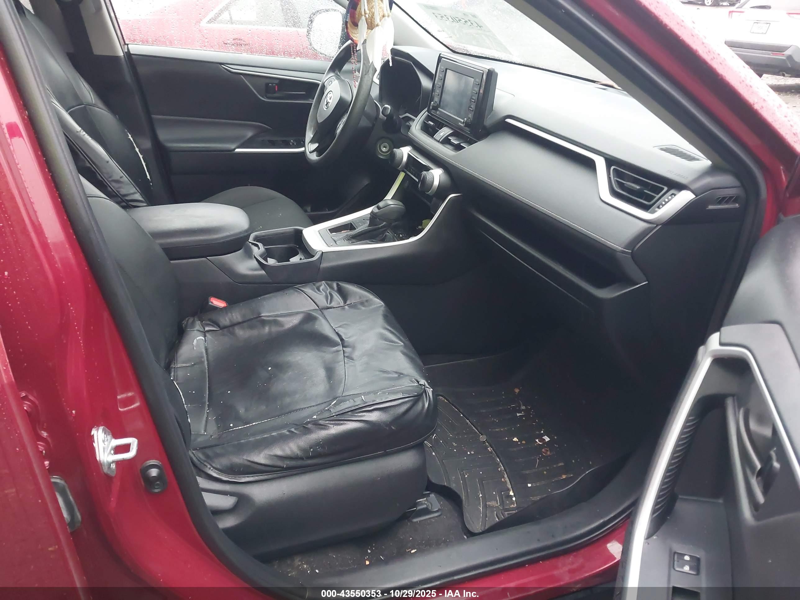 TOYOTA RAV4 image 5