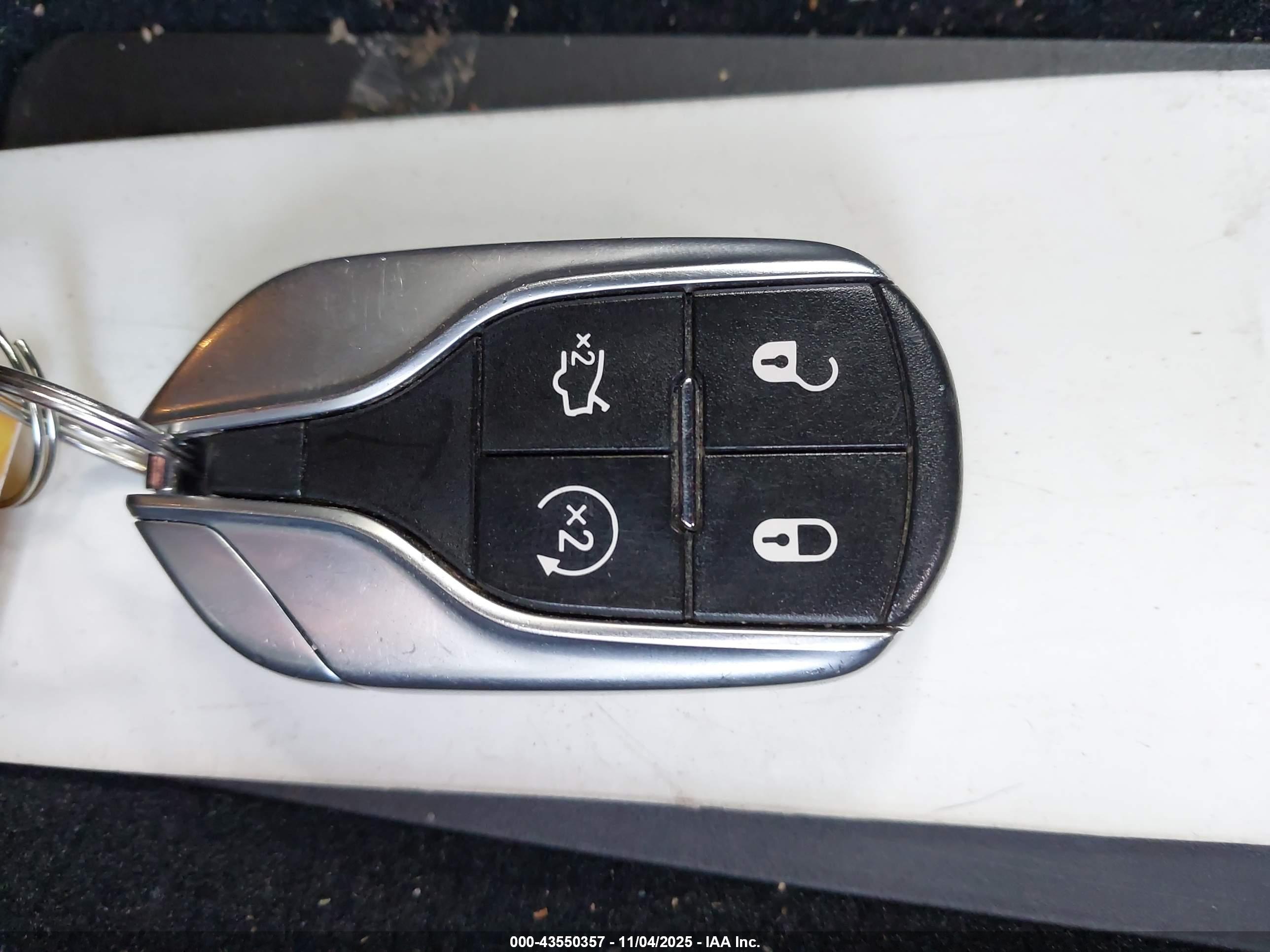 MASERATI LEVANTE image 11