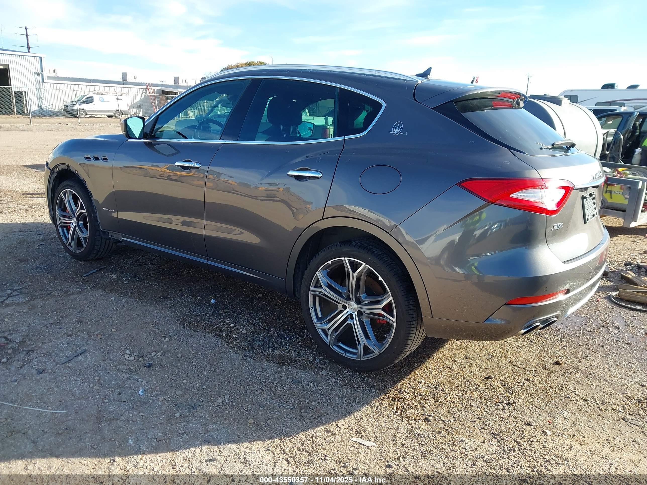 MASERATI LEVANTE image 3