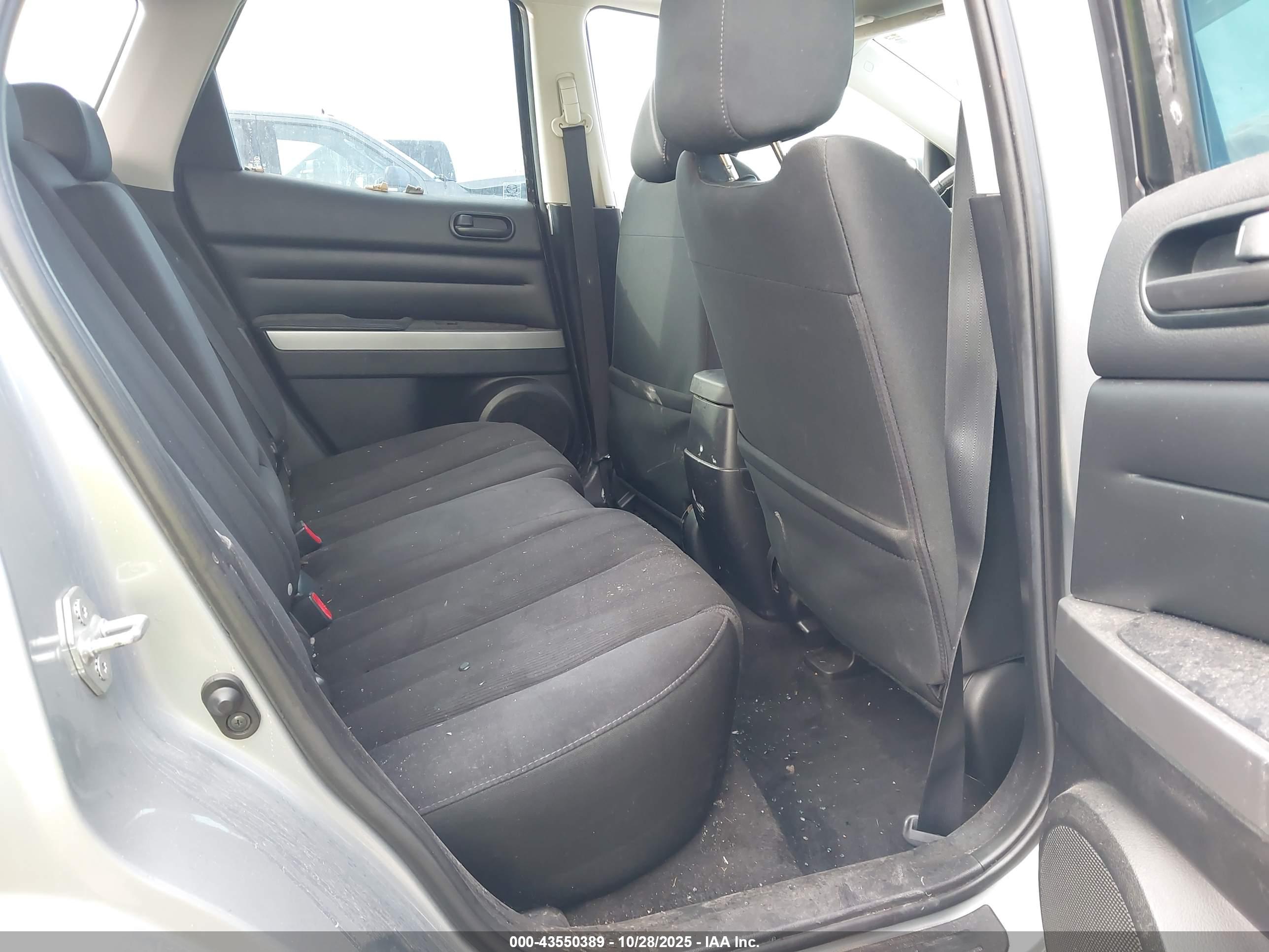 MAZDA CX-7 image 8
