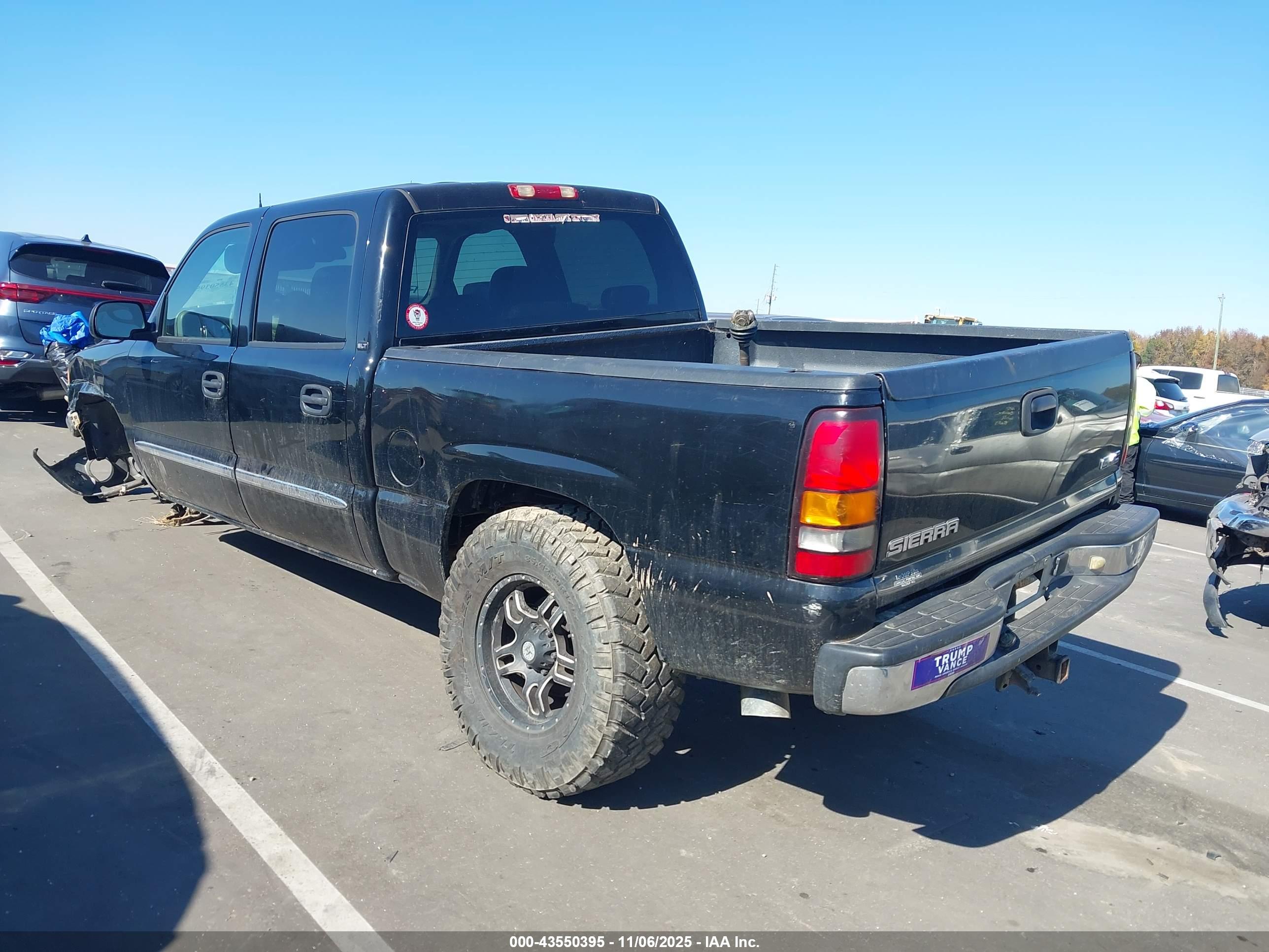 GMC SIERRA image 3