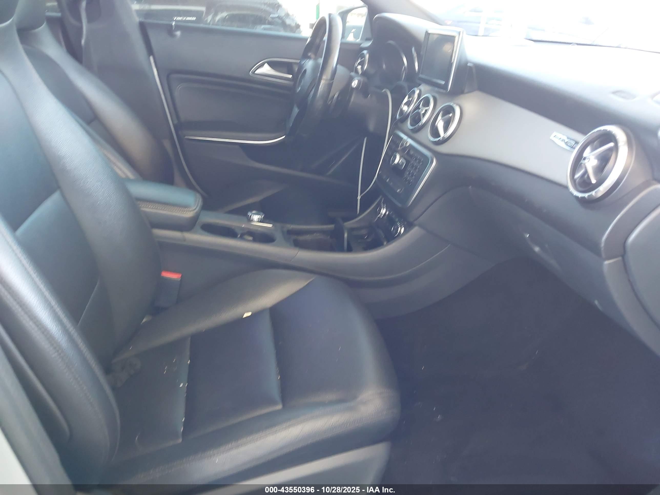 MERCEDES-BENZ CLA image 5