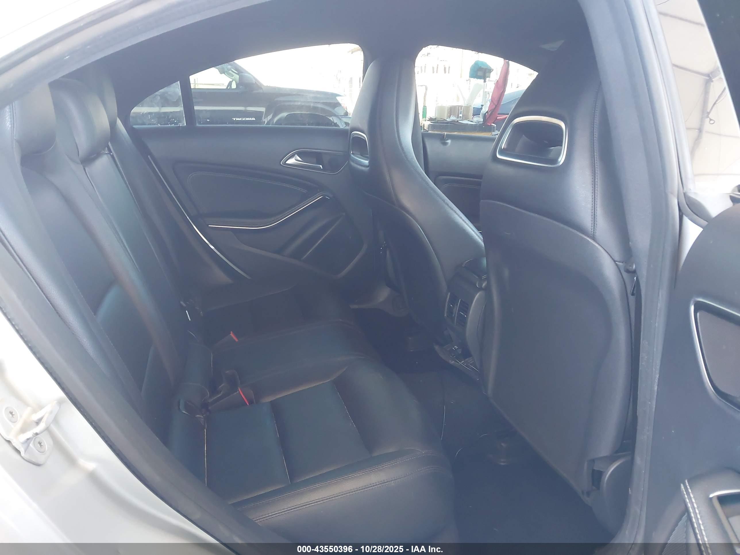 MERCEDES-BENZ CLA image 8