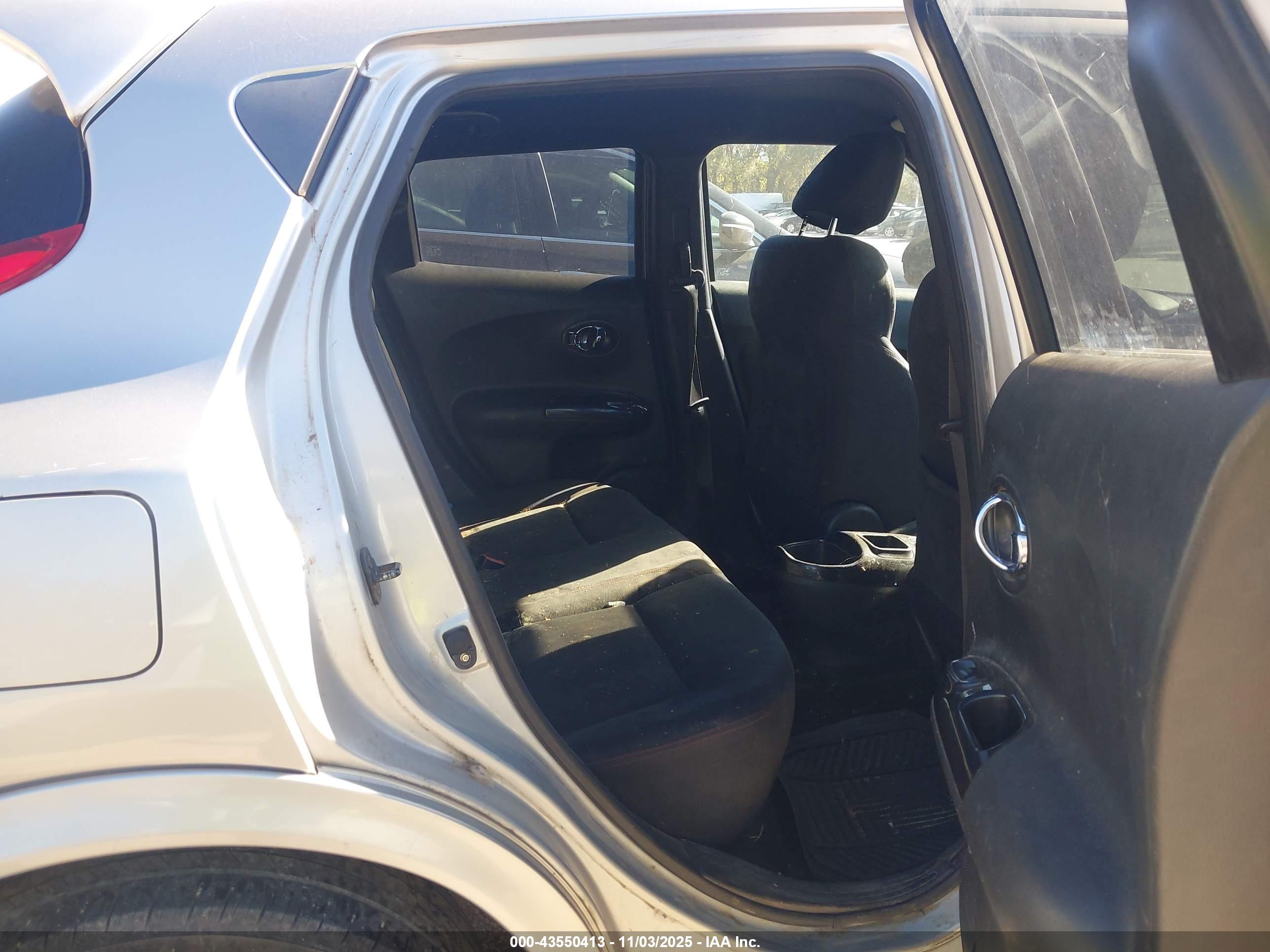 NISSAN JUKE image 8
