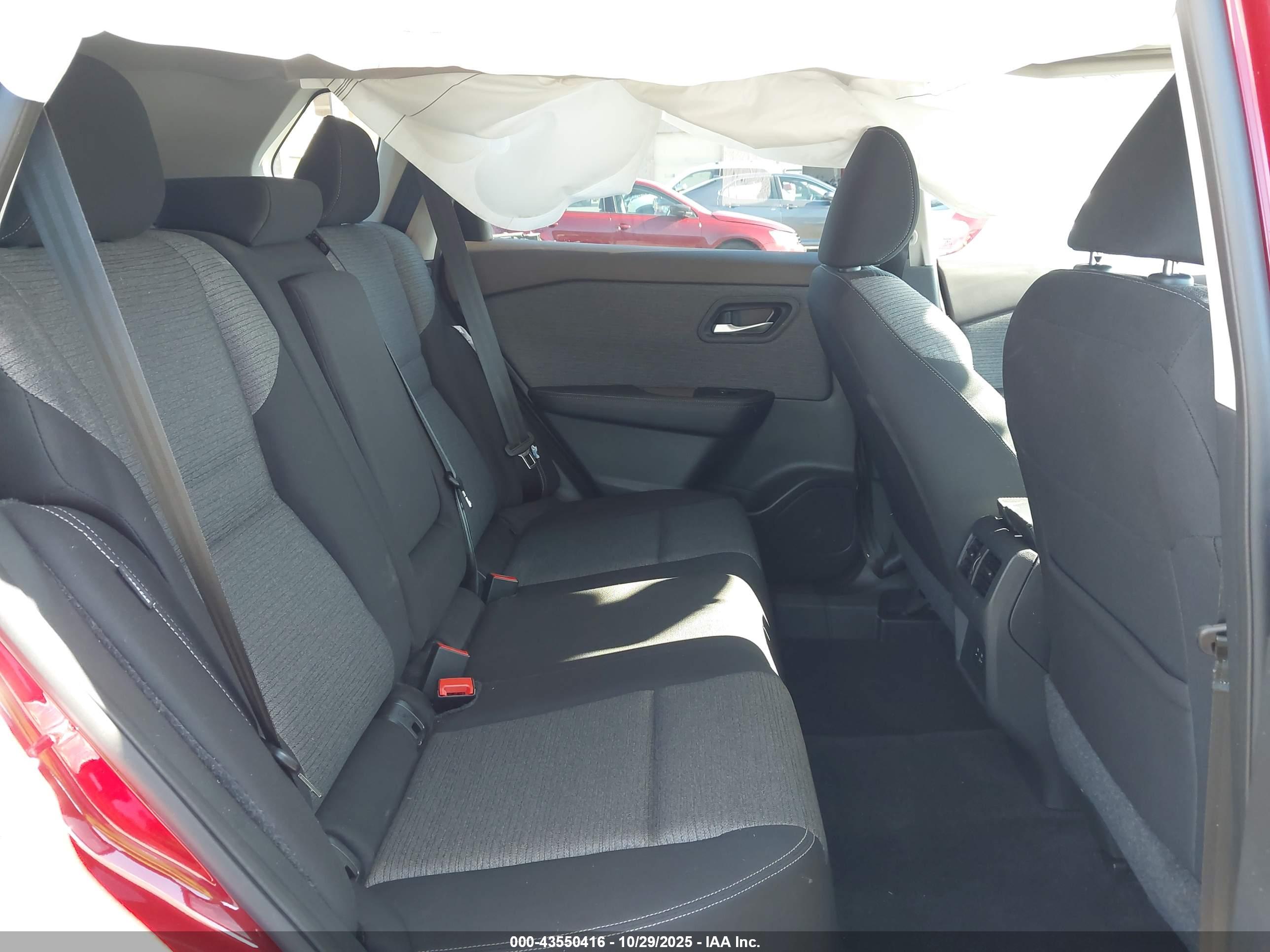 NISSAN ROGUE image 8