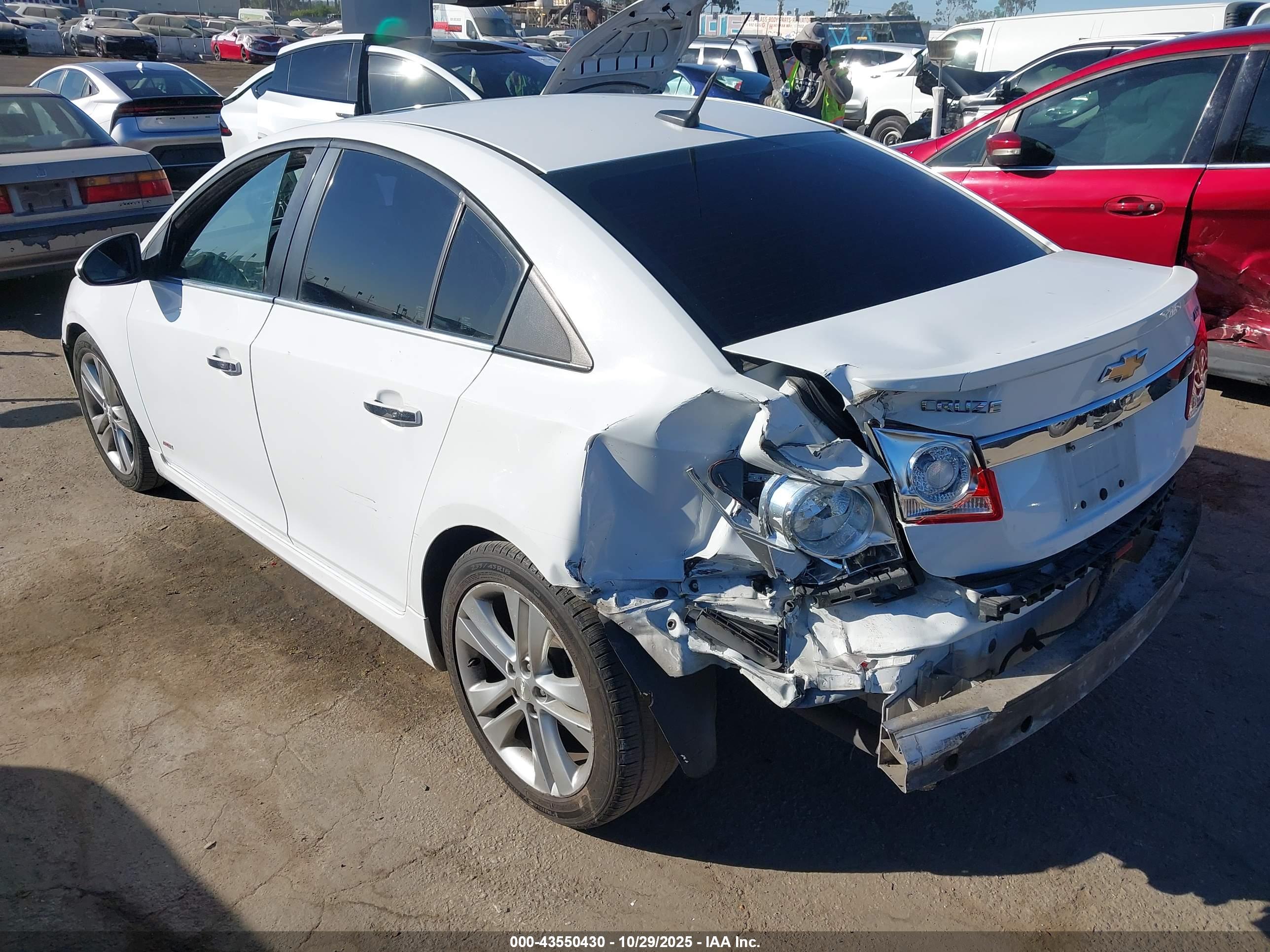 CHEVROLET CRUZE image 3