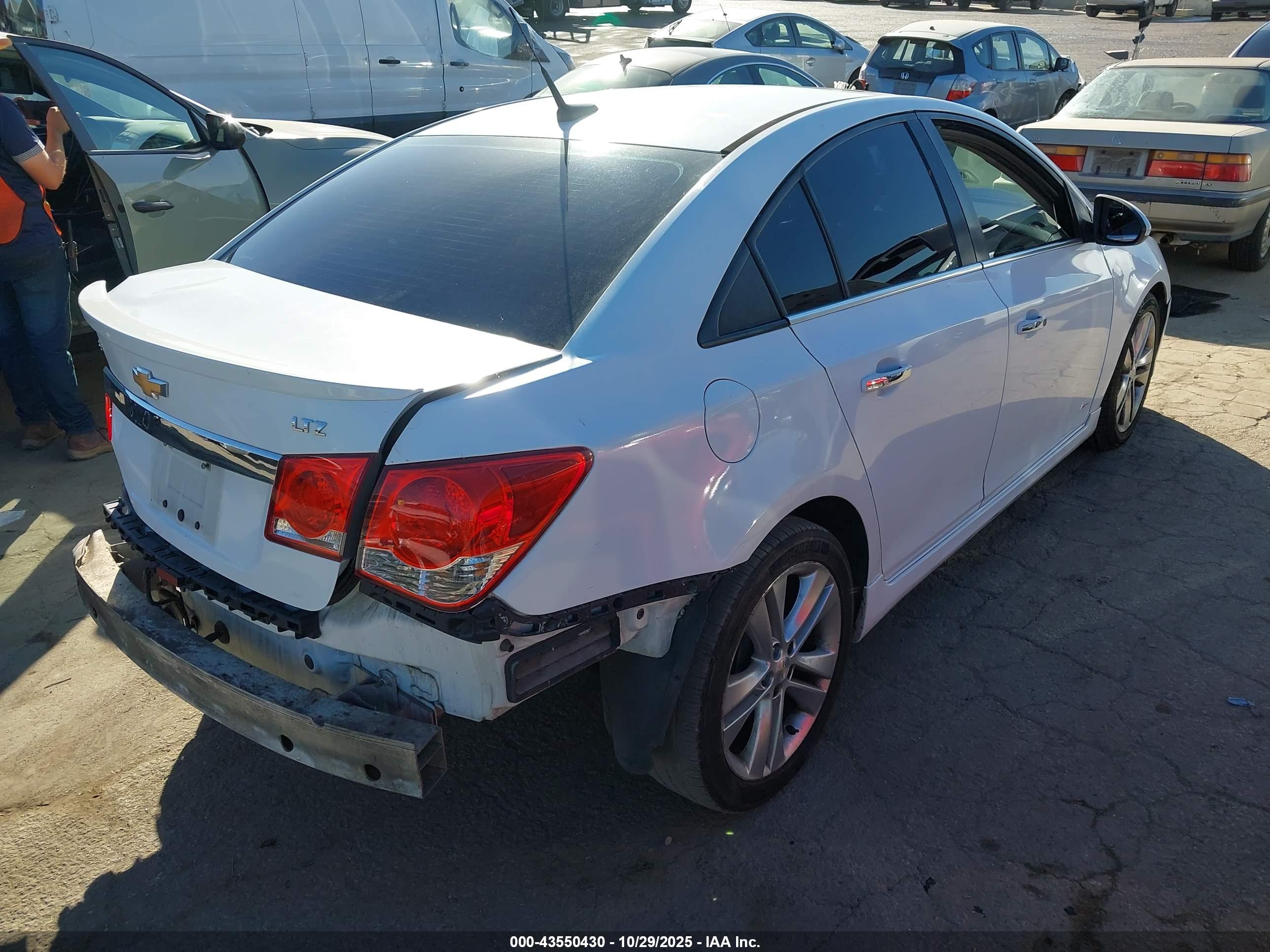 CHEVROLET CRUZE image 4