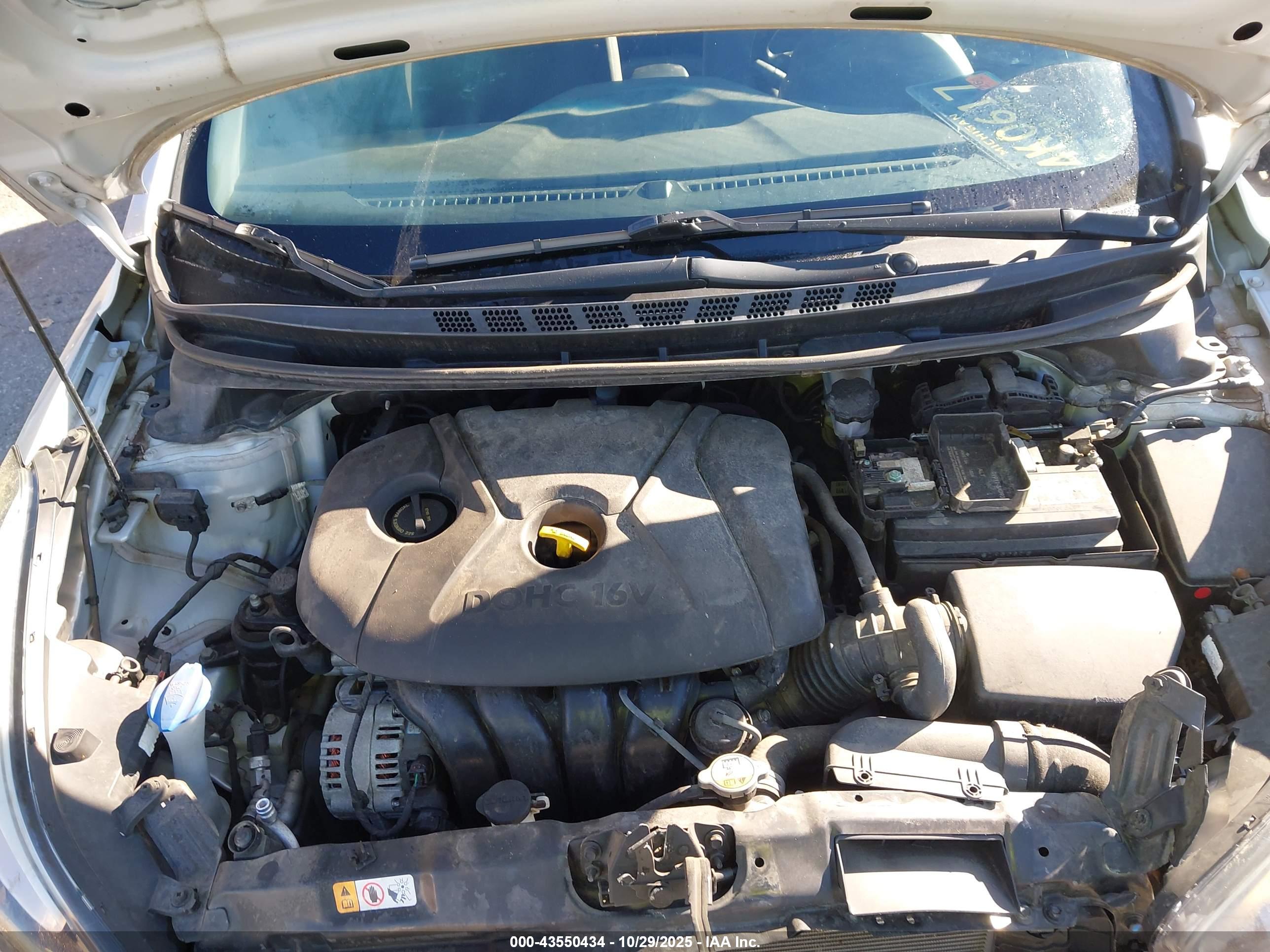 HYUNDAI ELANTRA image 10