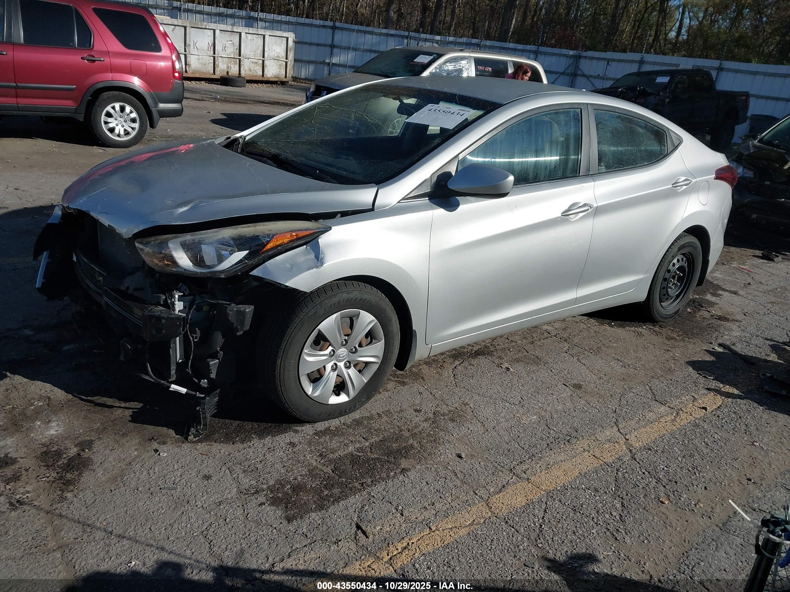 HYUNDAI ELANTRA image 2