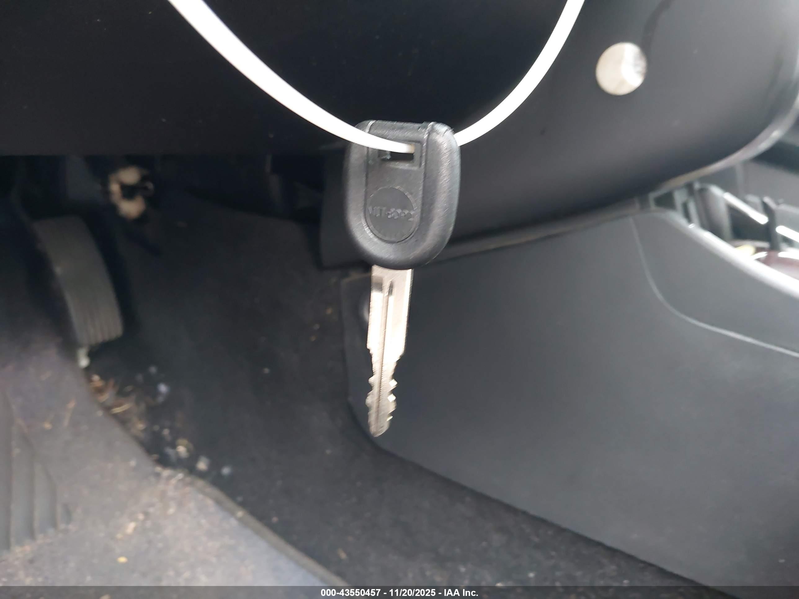 MITSUBISHI GALANT image 11