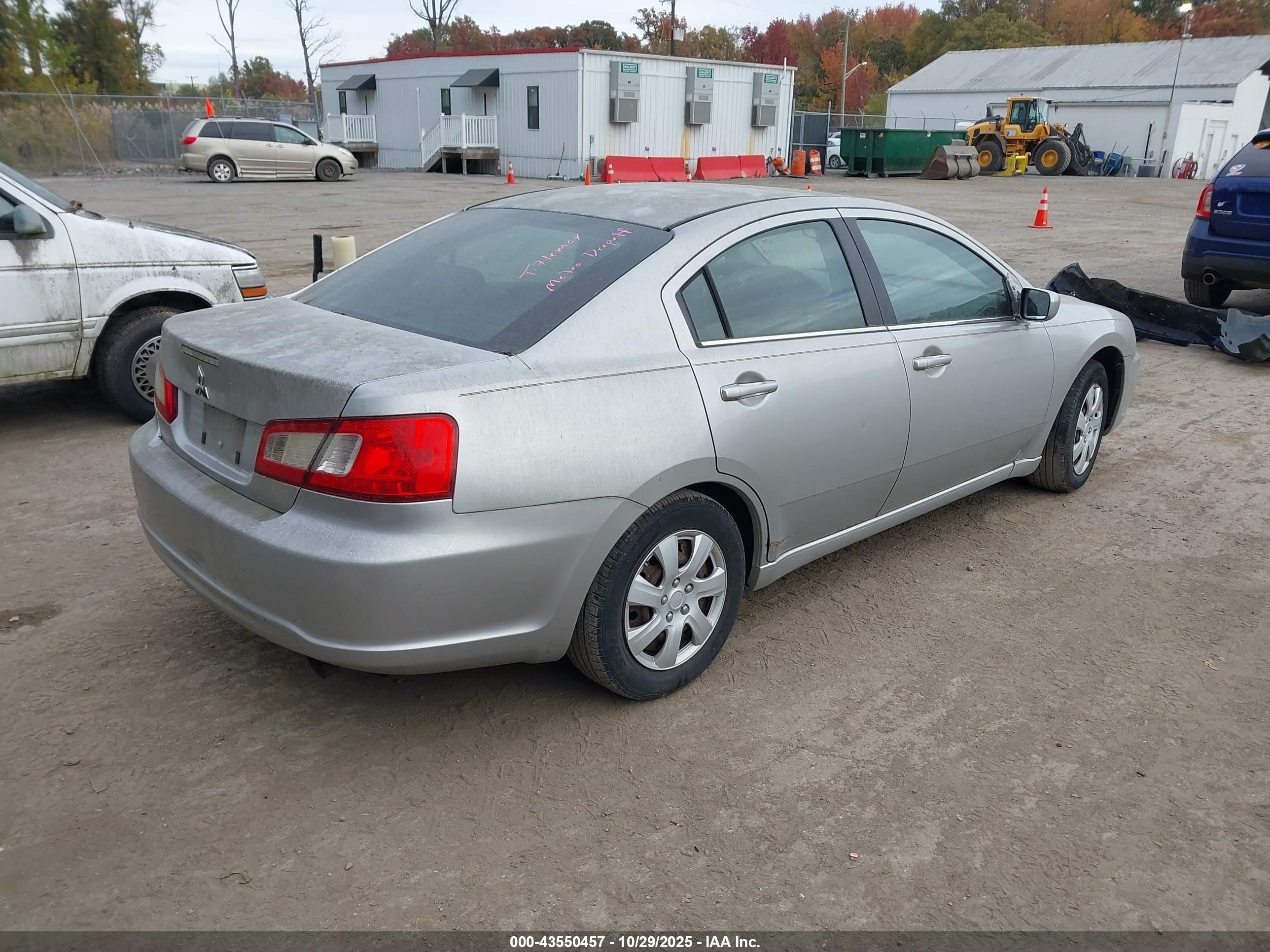 MITSUBISHI GALANT image 4