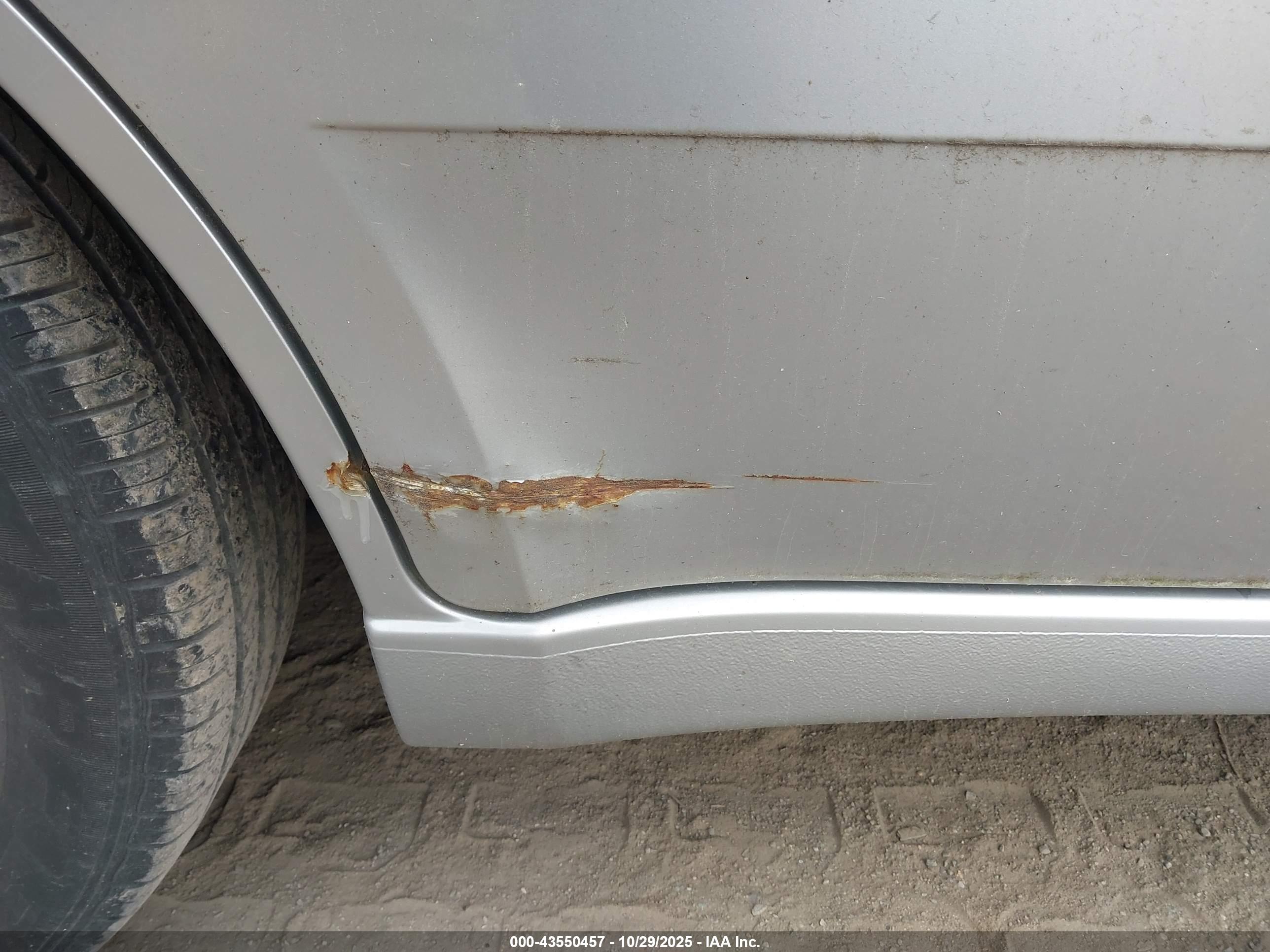 MITSUBISHI GALANT image 6