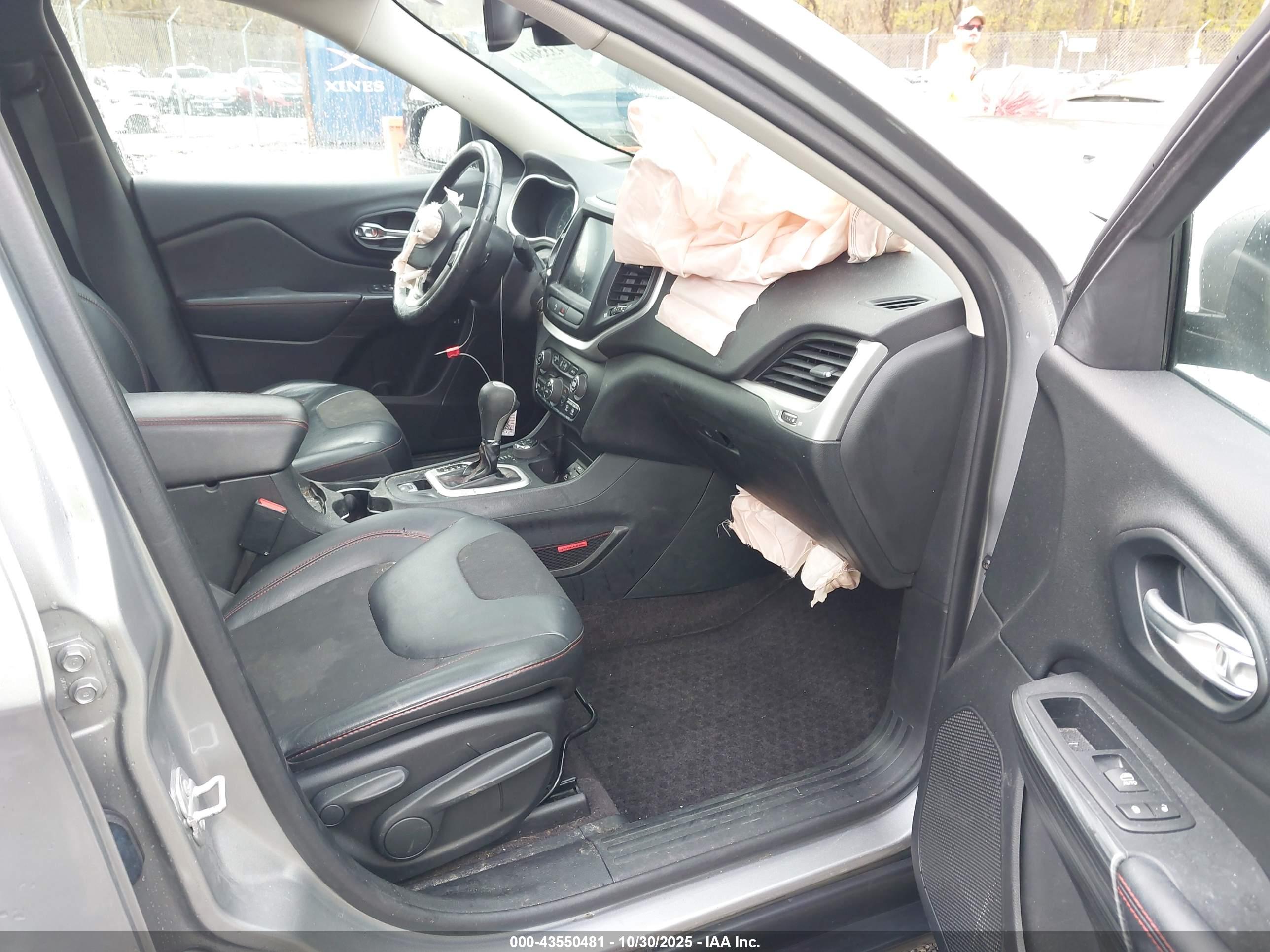 JEEP CHEROKEE image 5