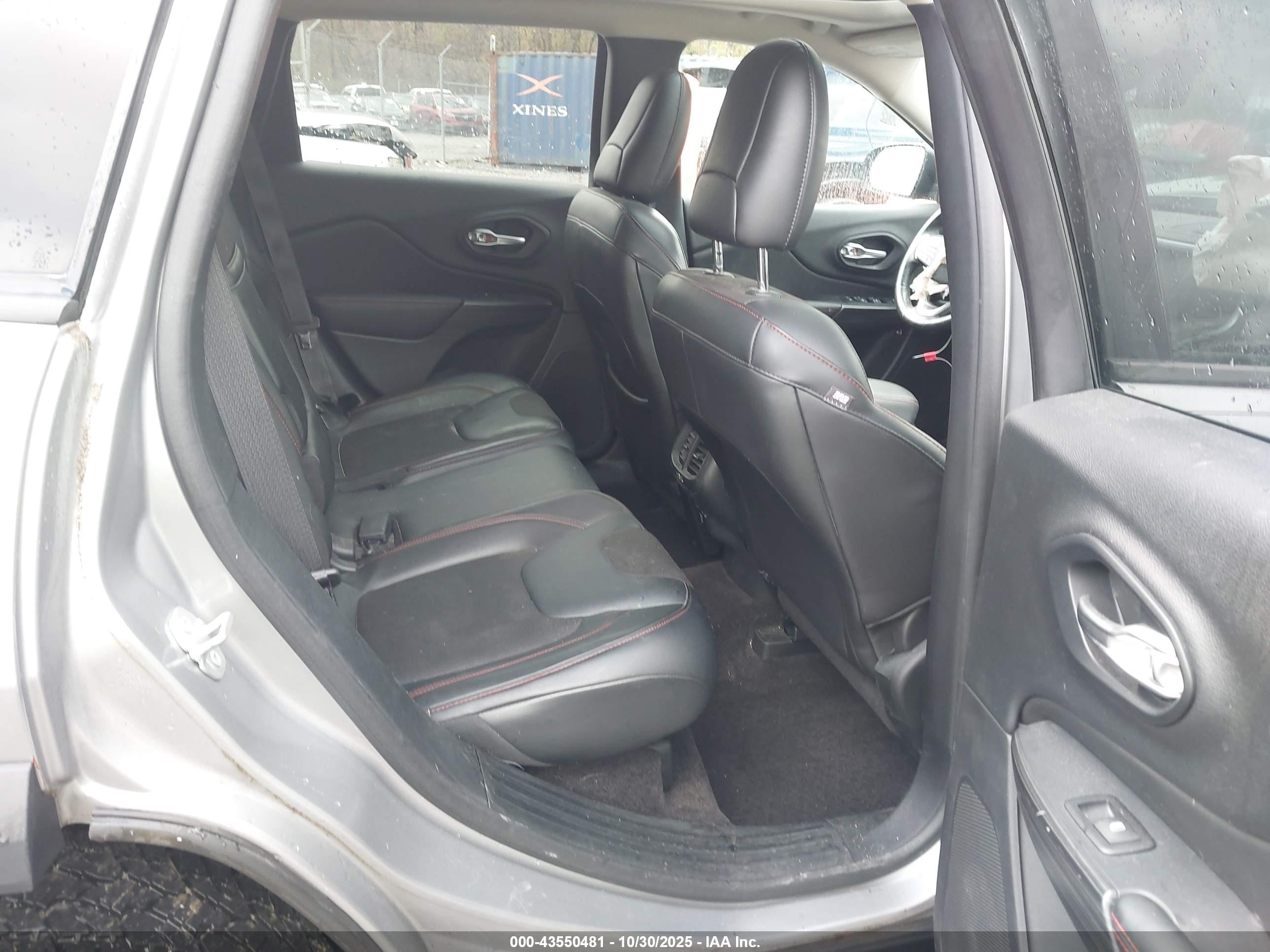 JEEP CHEROKEE image 8