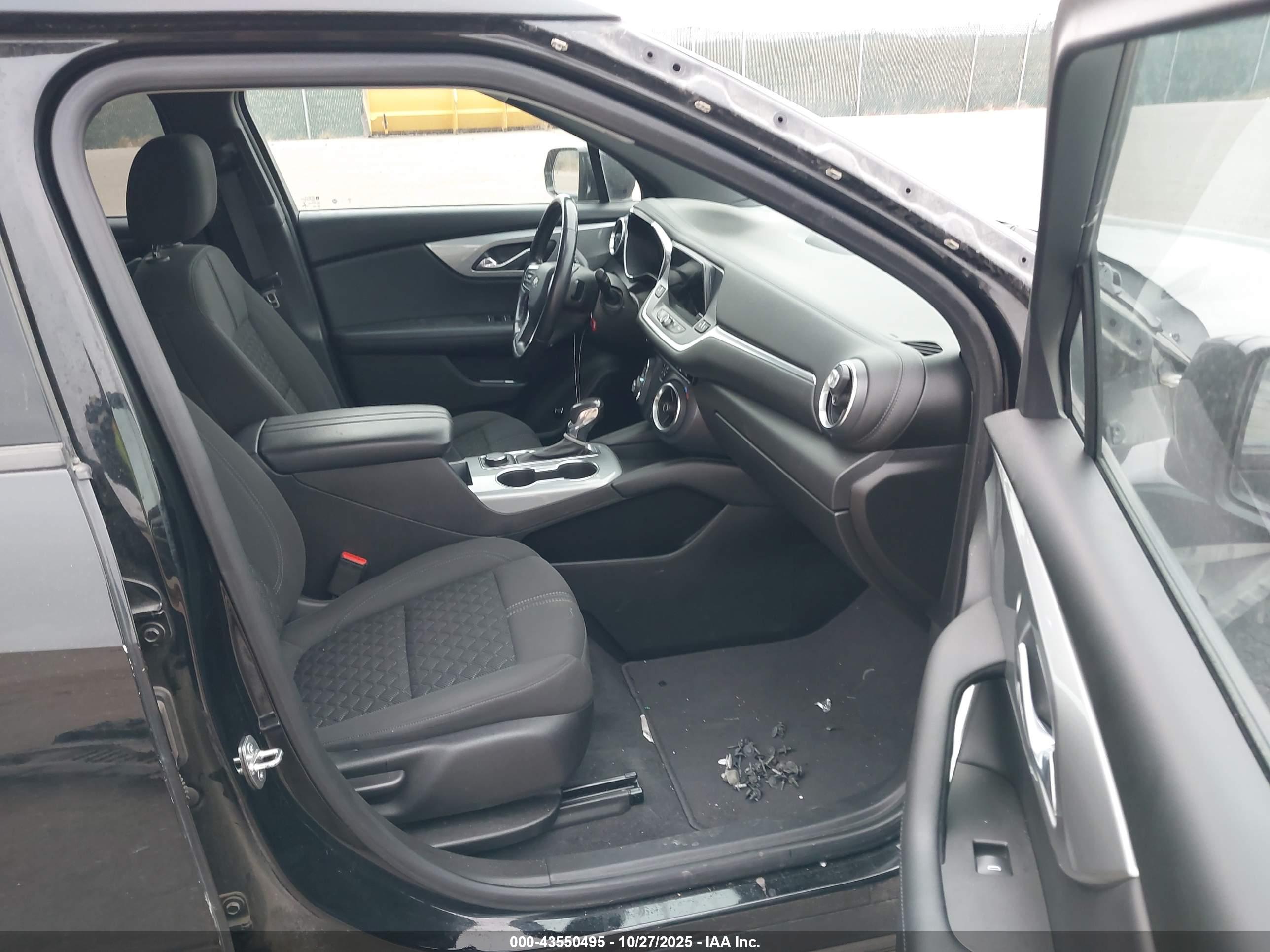CHEVROLET BLAZER image 5