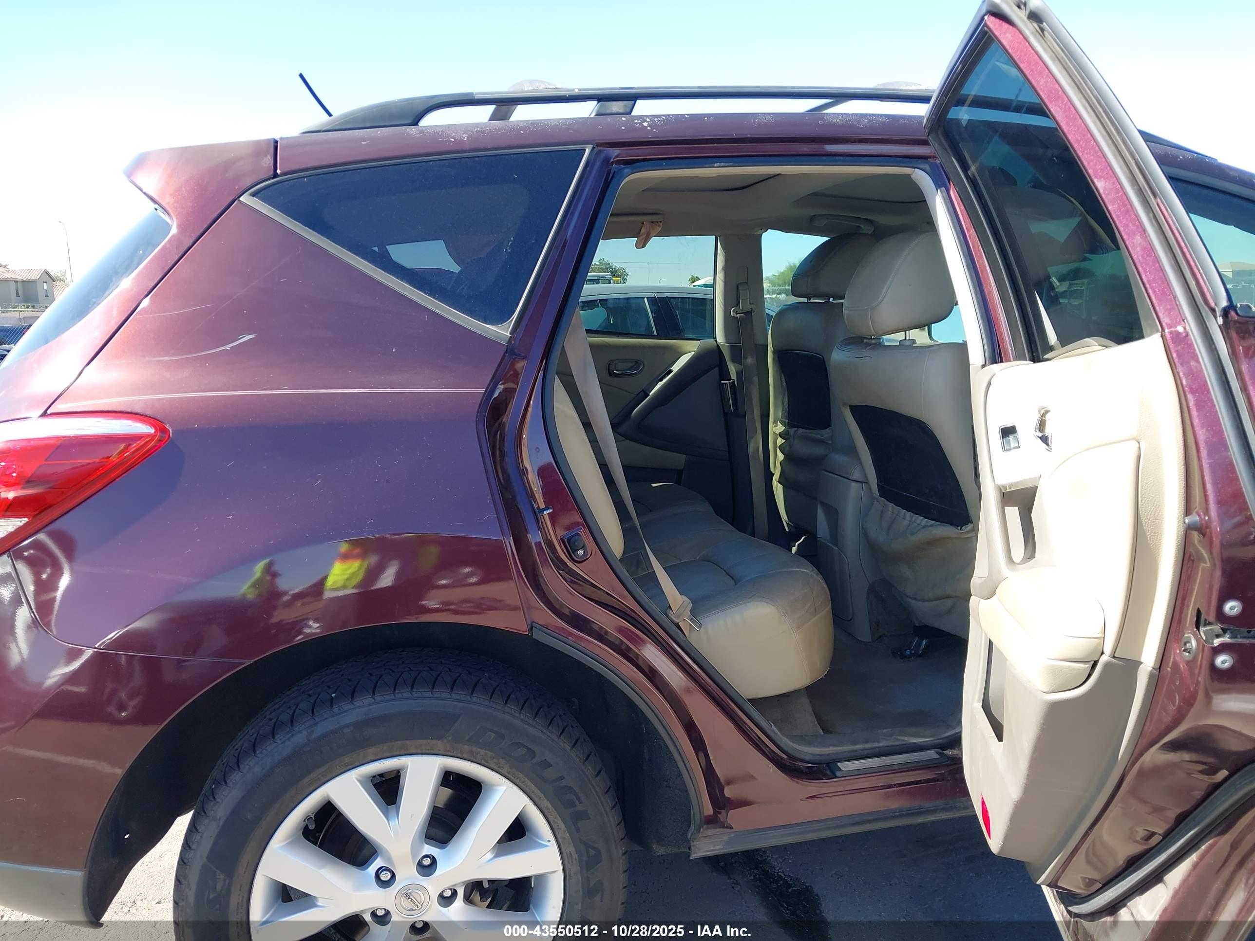 NISSAN MURANO image 8