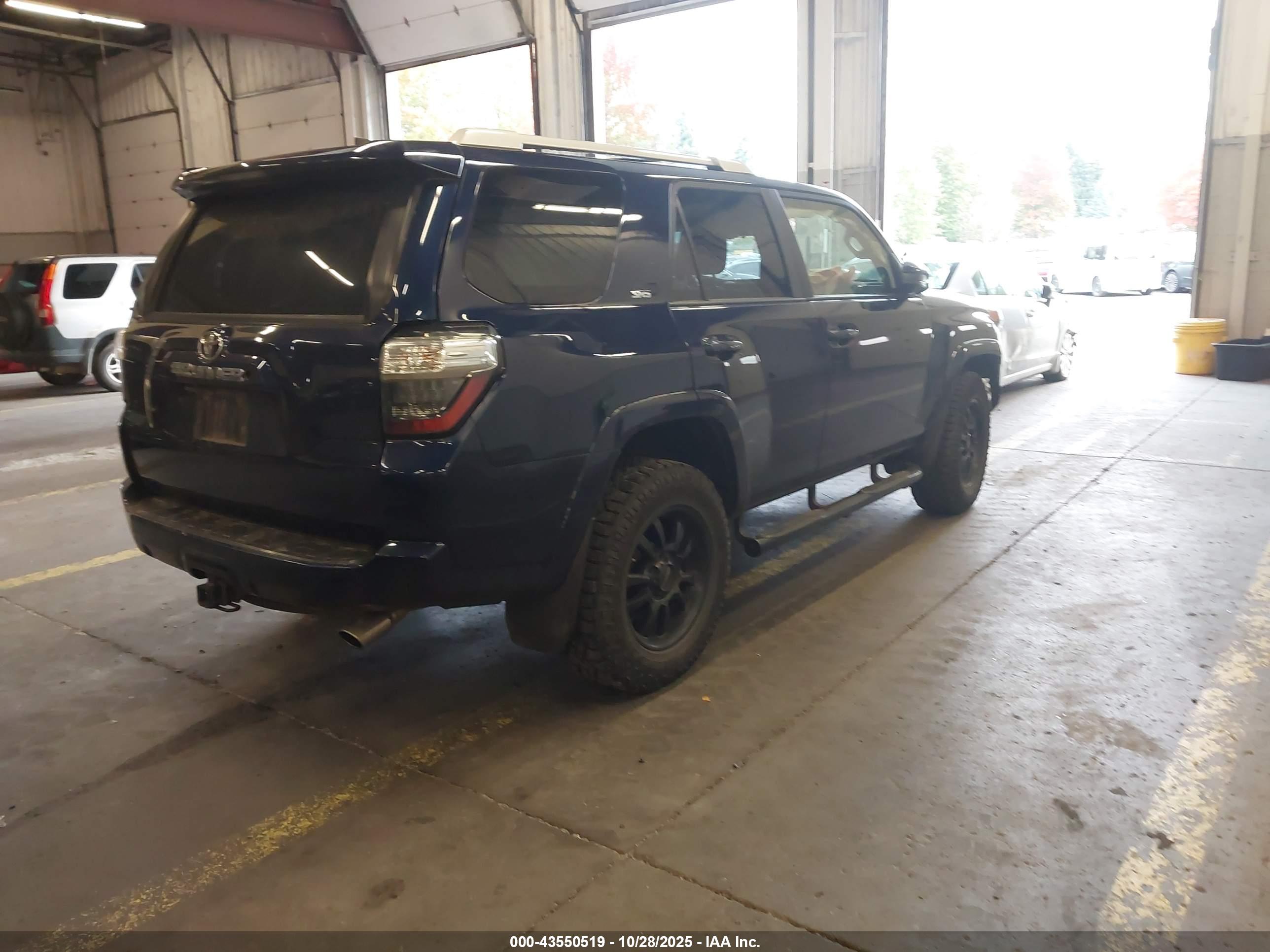 TOYOTA 4RUNNER image 4
