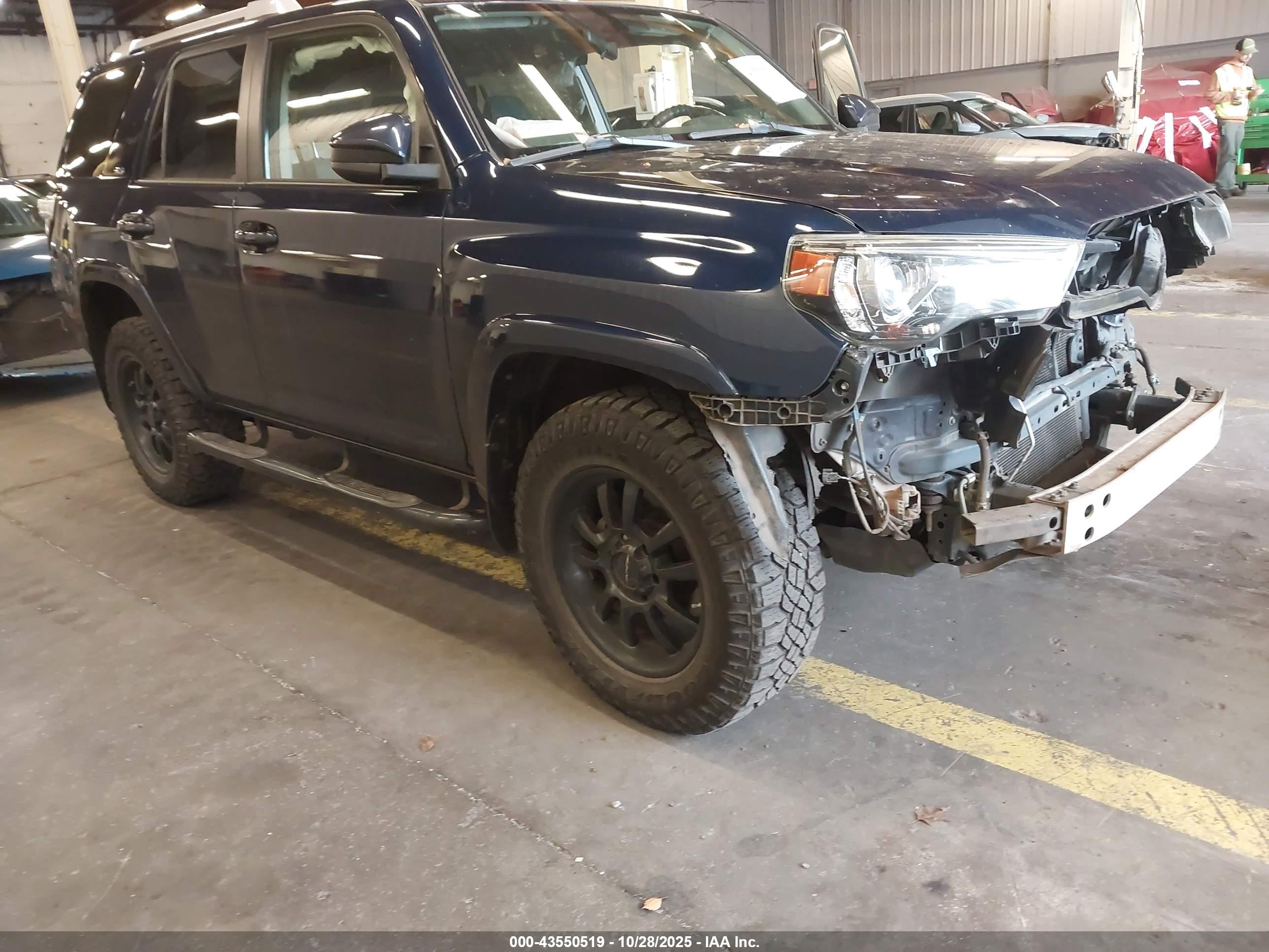 TOYOTA 4RUNNER image 6