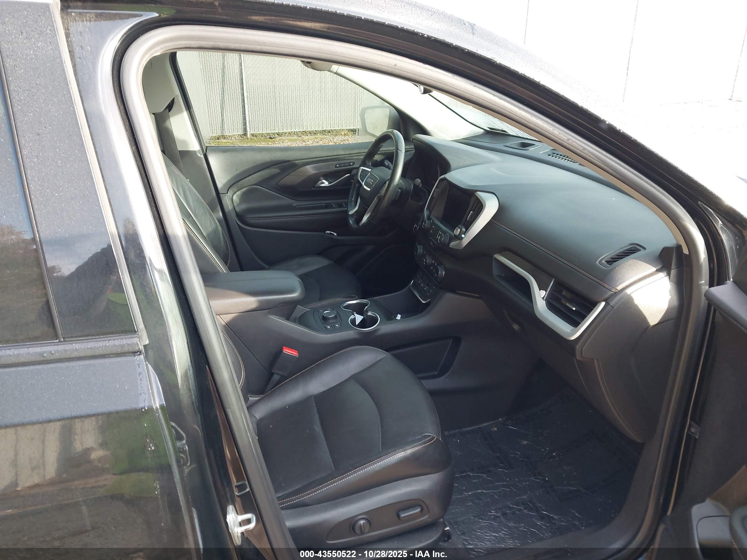 GMC TERRAIN image 5