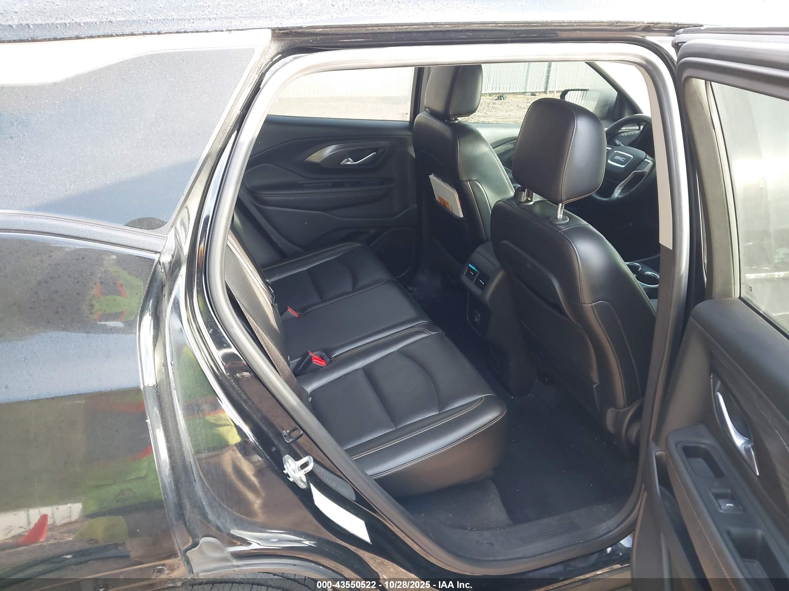 GMC TERRAIN image 8