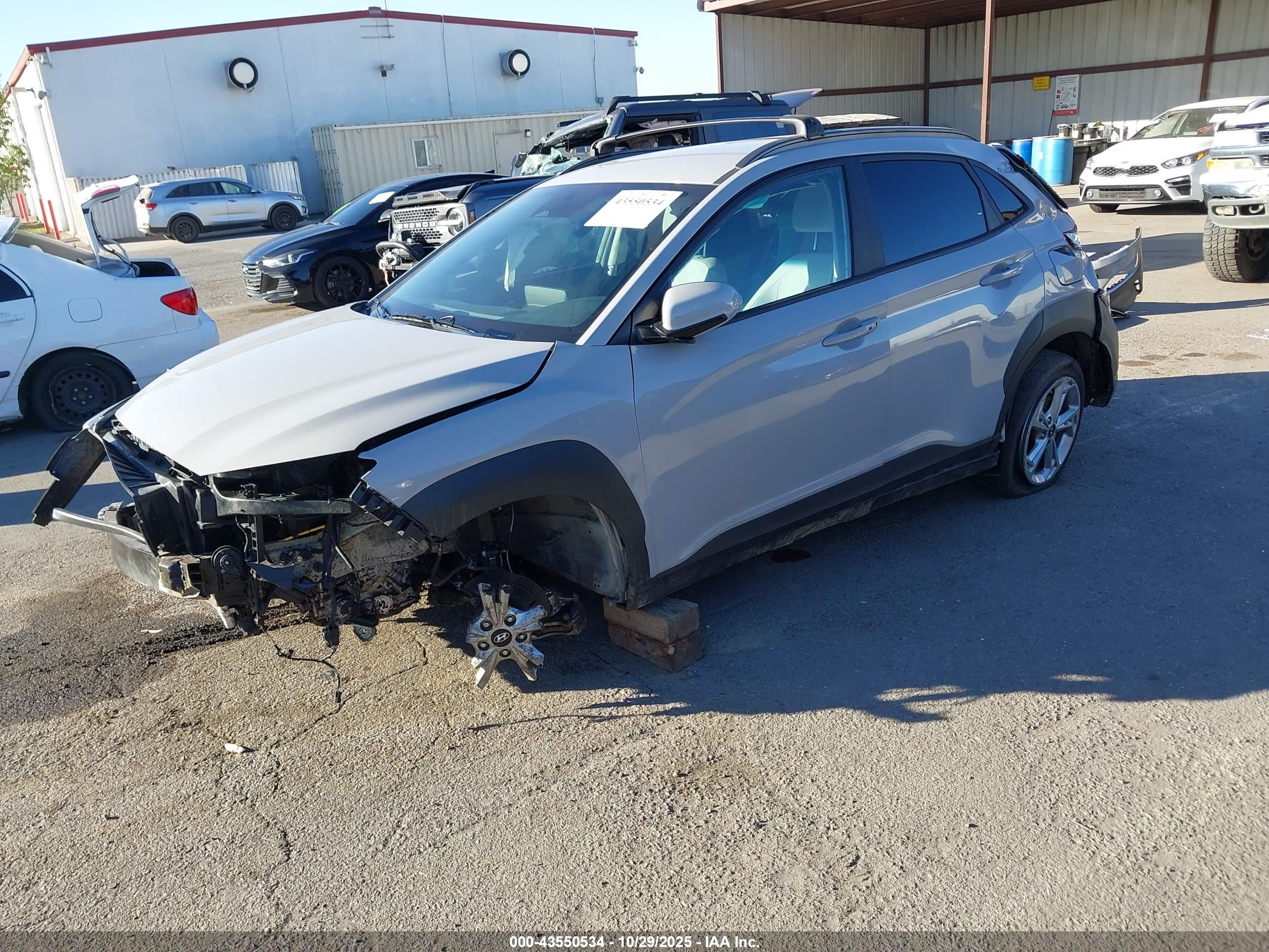 HYUNDAI KONA image 2
