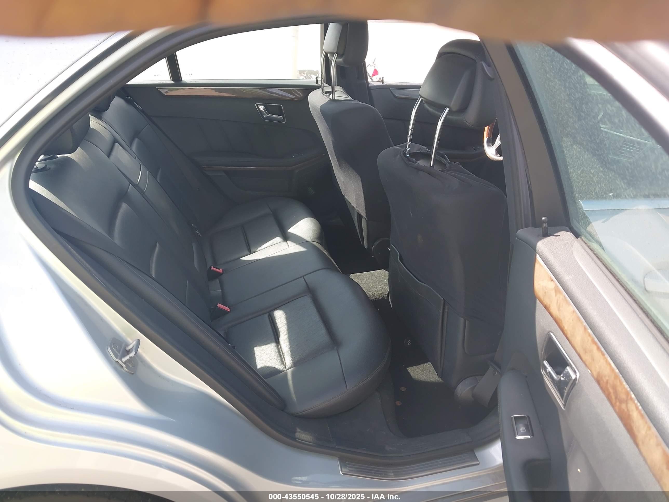 MERCEDES-BENZ E image 8