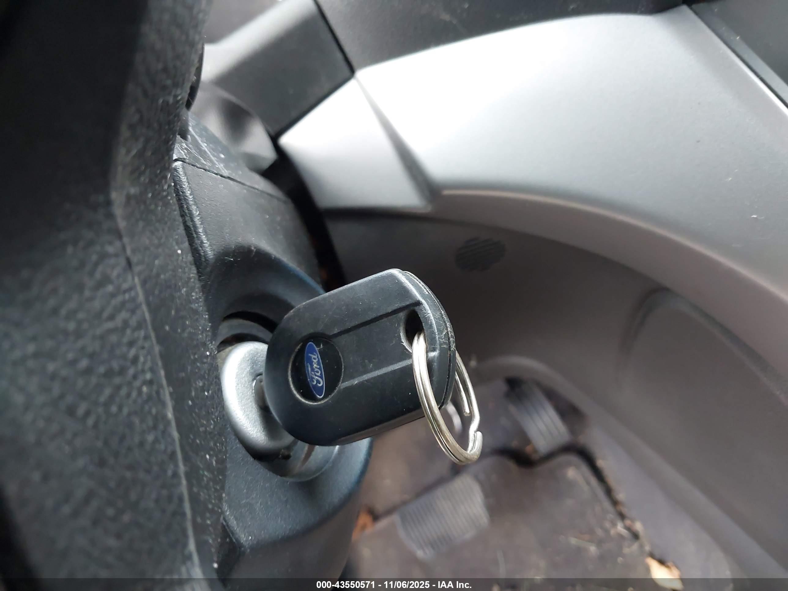 FORD ESCAPE image 11