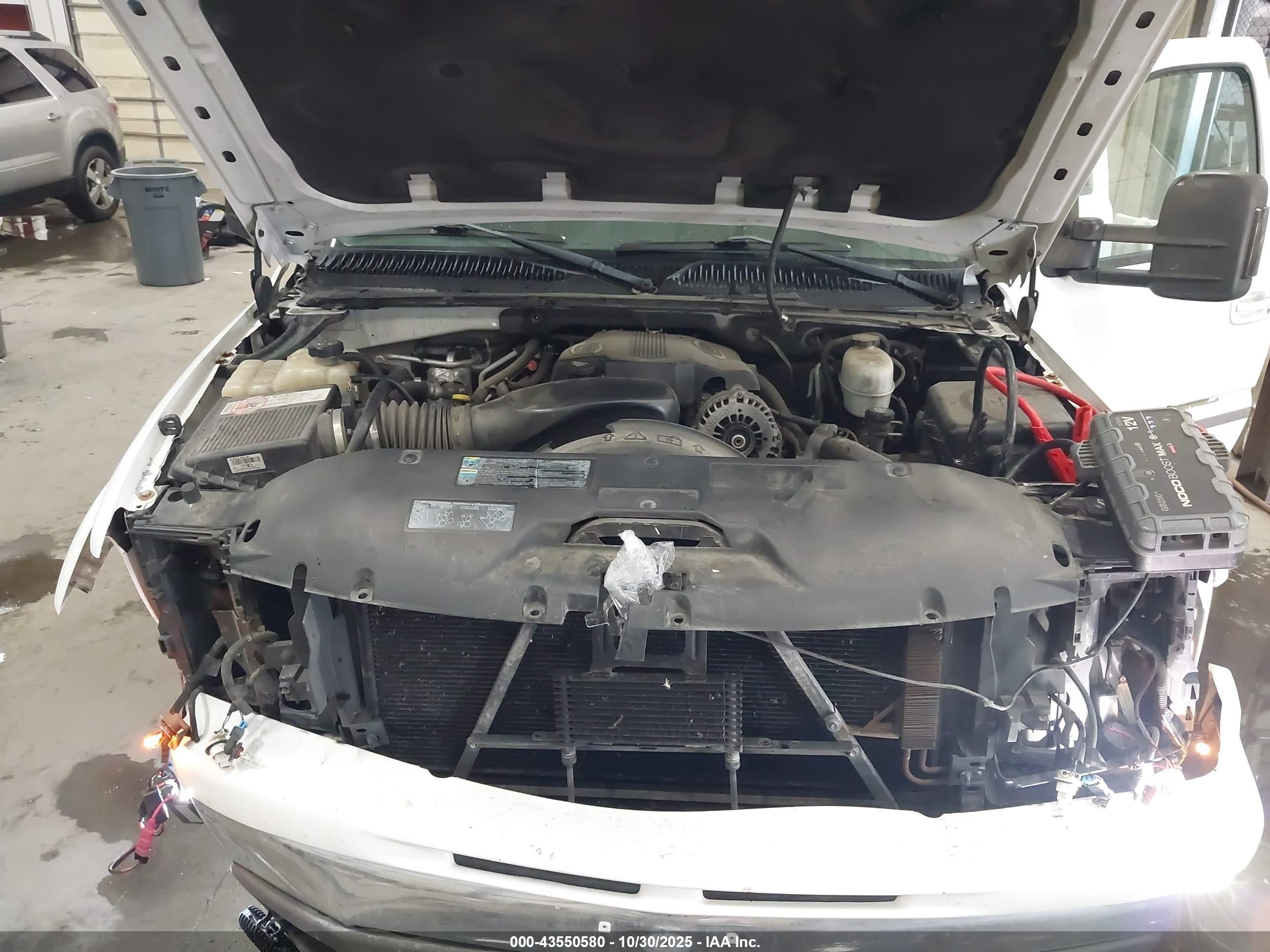 CHEVROLET SUBURBAN image 10