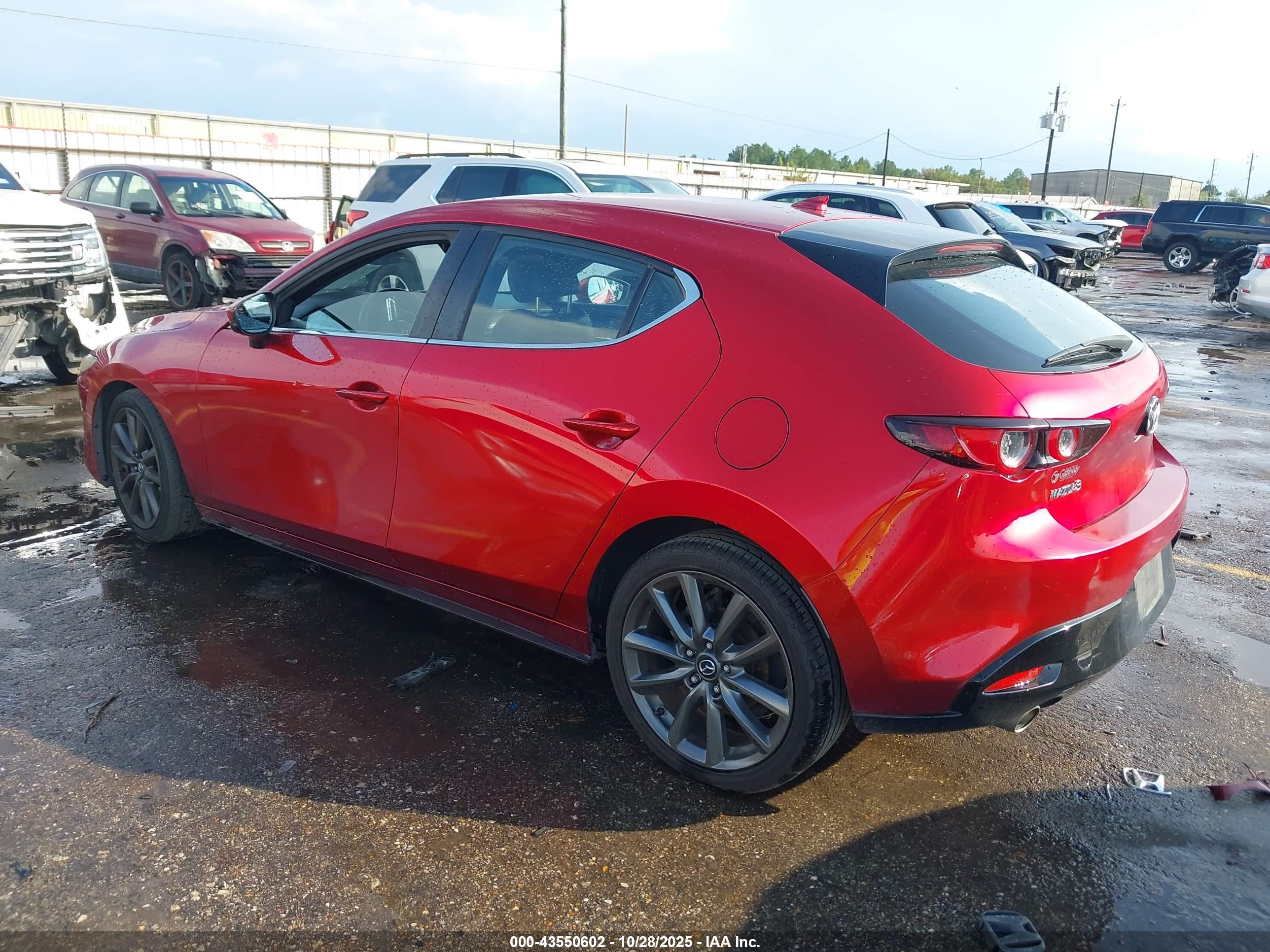 MAZDA MAZDA3 image 3