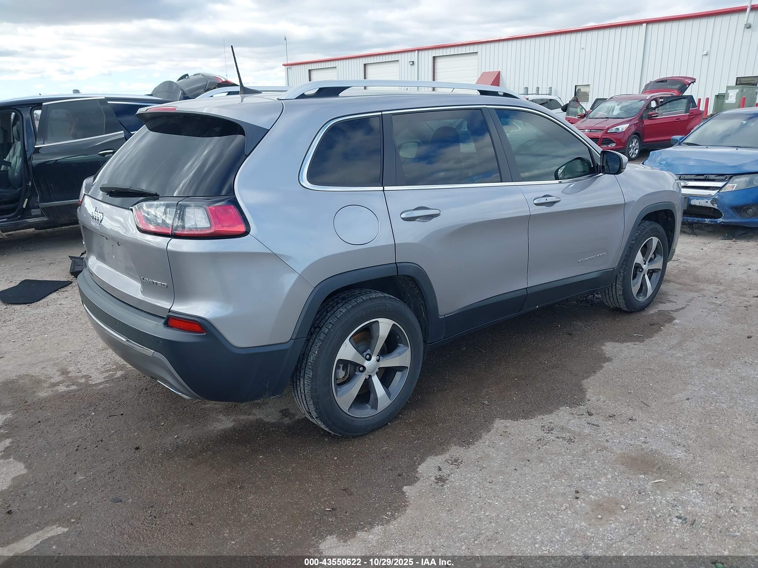 JEEP CHEROKEE image 4