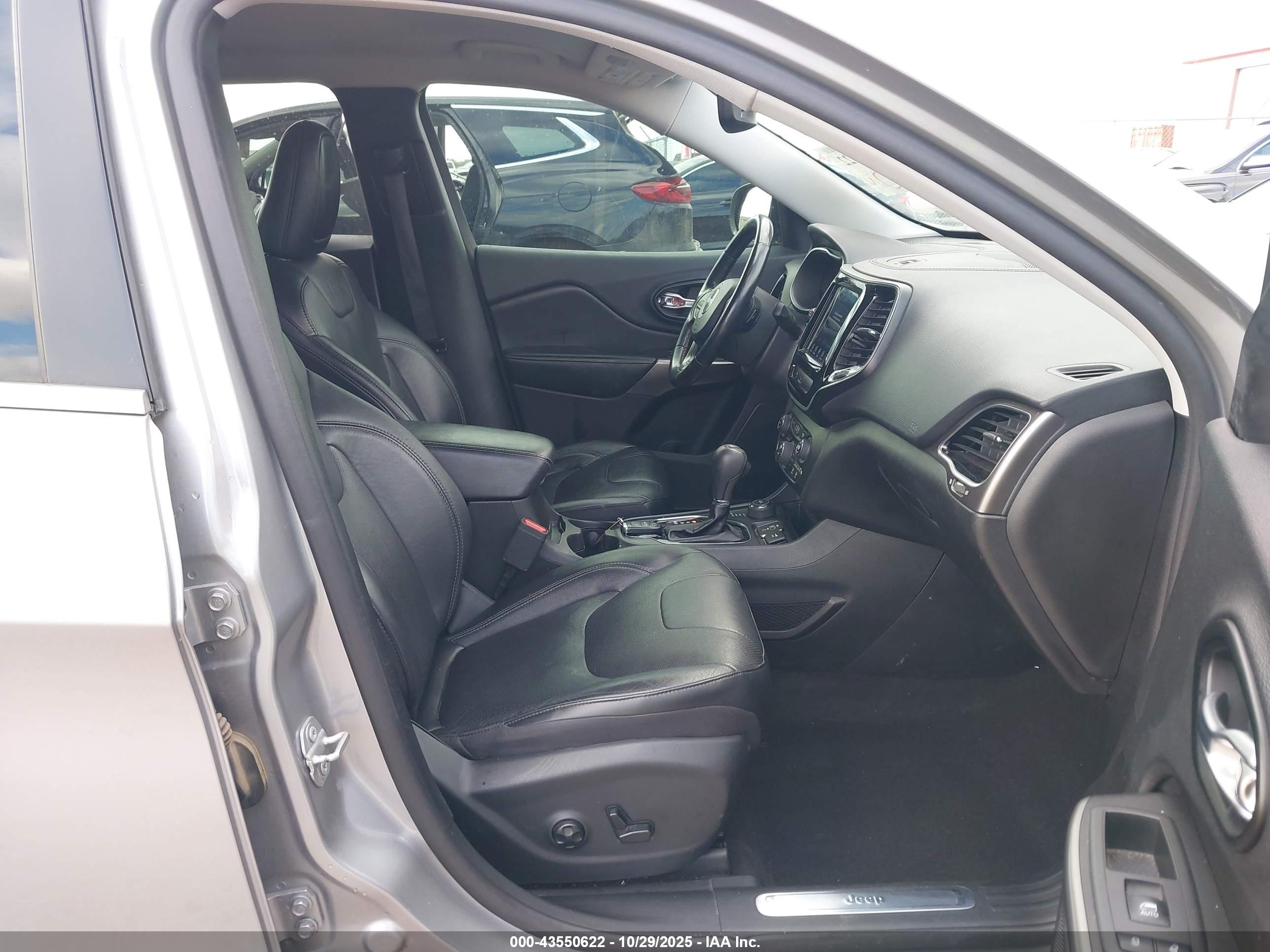 JEEP CHEROKEE image 5