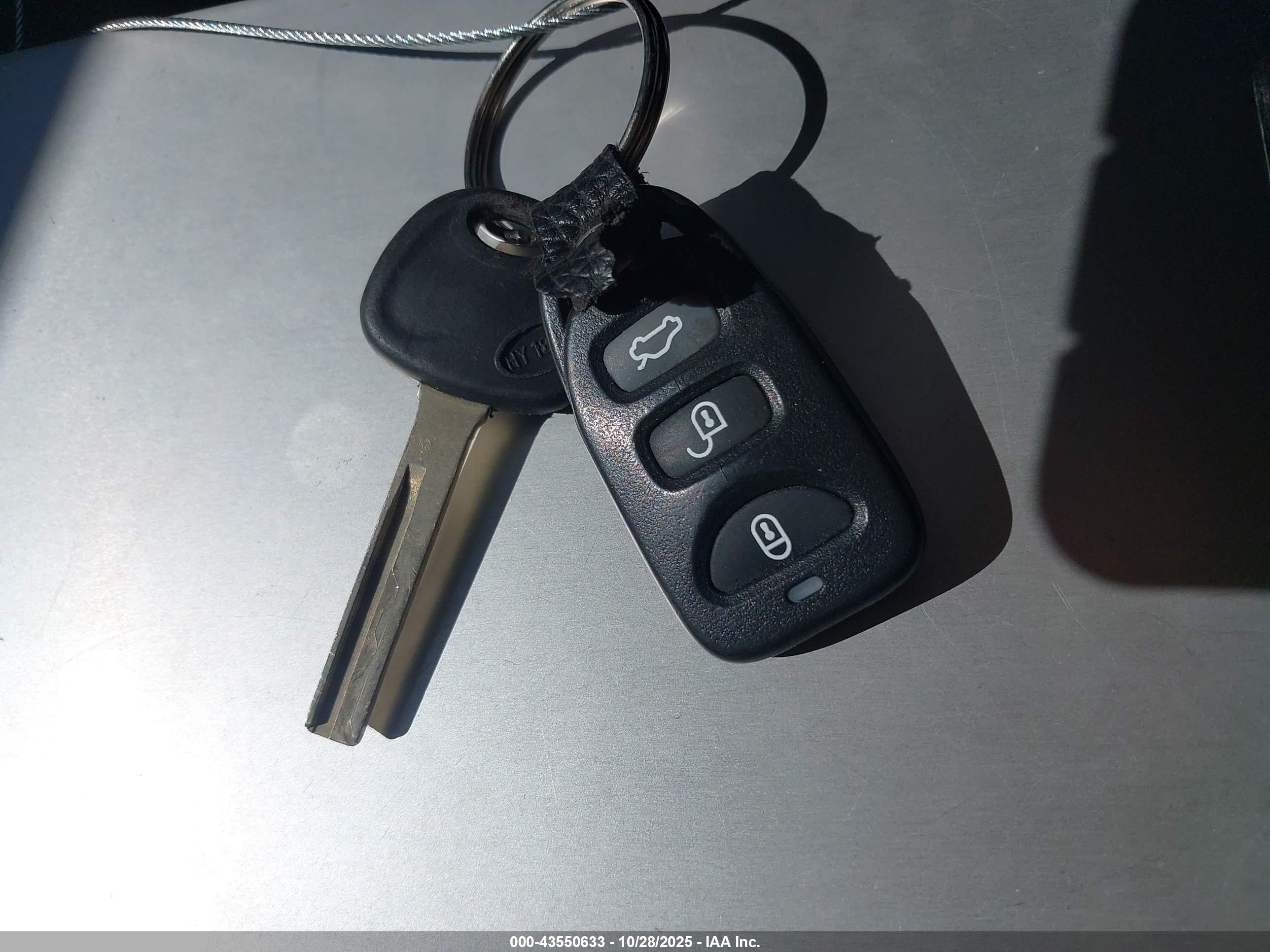 HYUNDAI VELOSTER image 11